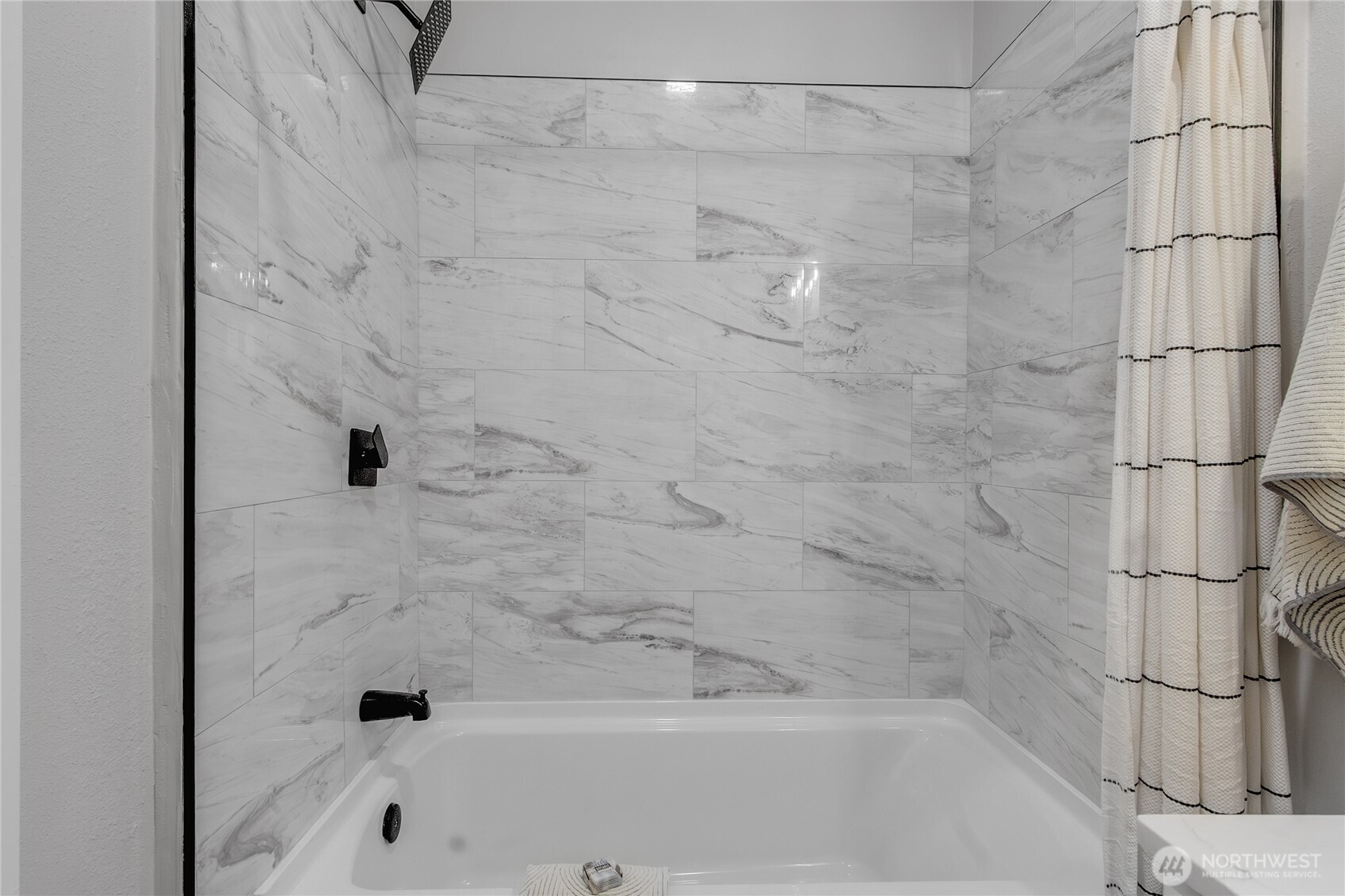 307 S Exchange Street Property Photo 9