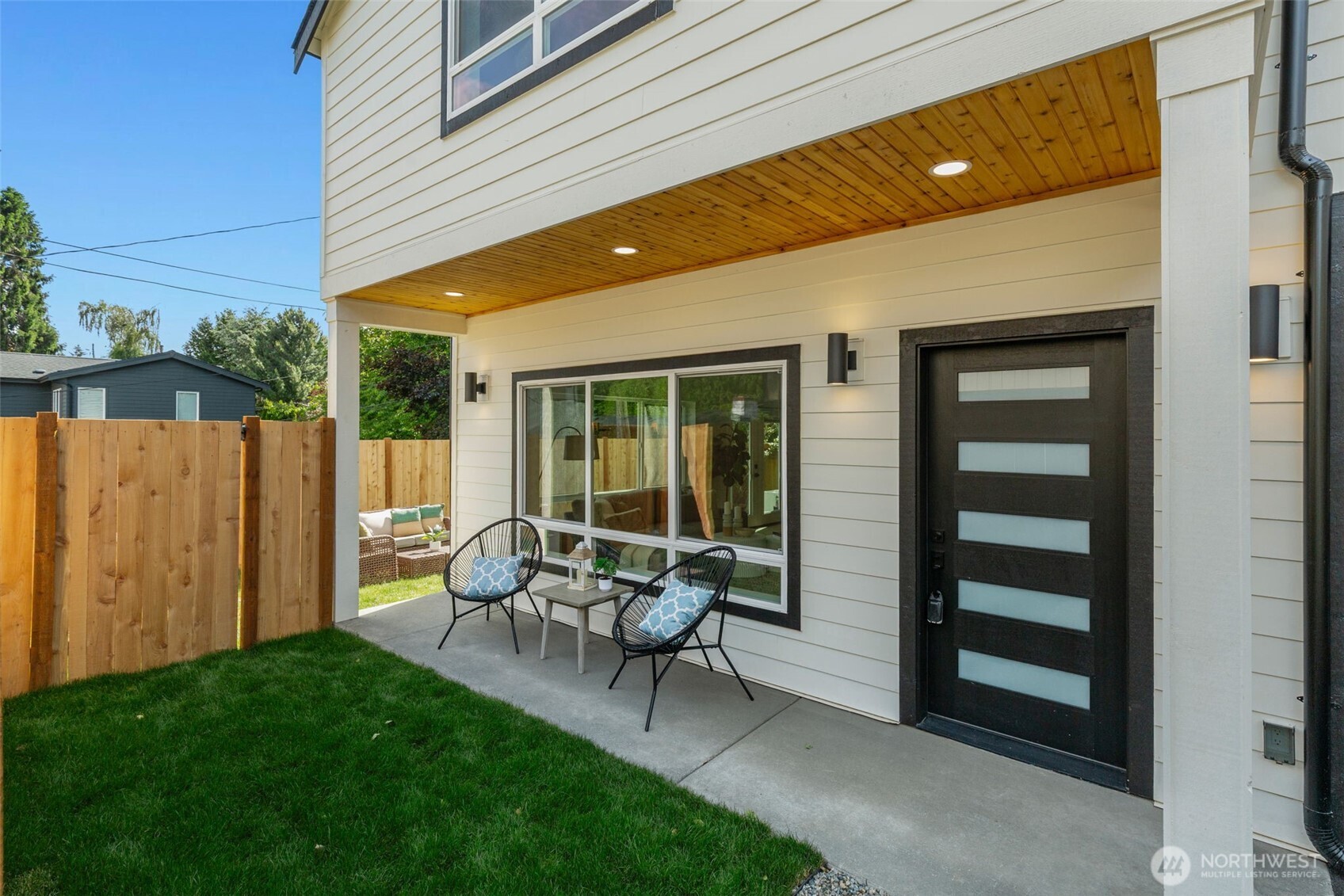10053 8th Avenue Property Photo 2