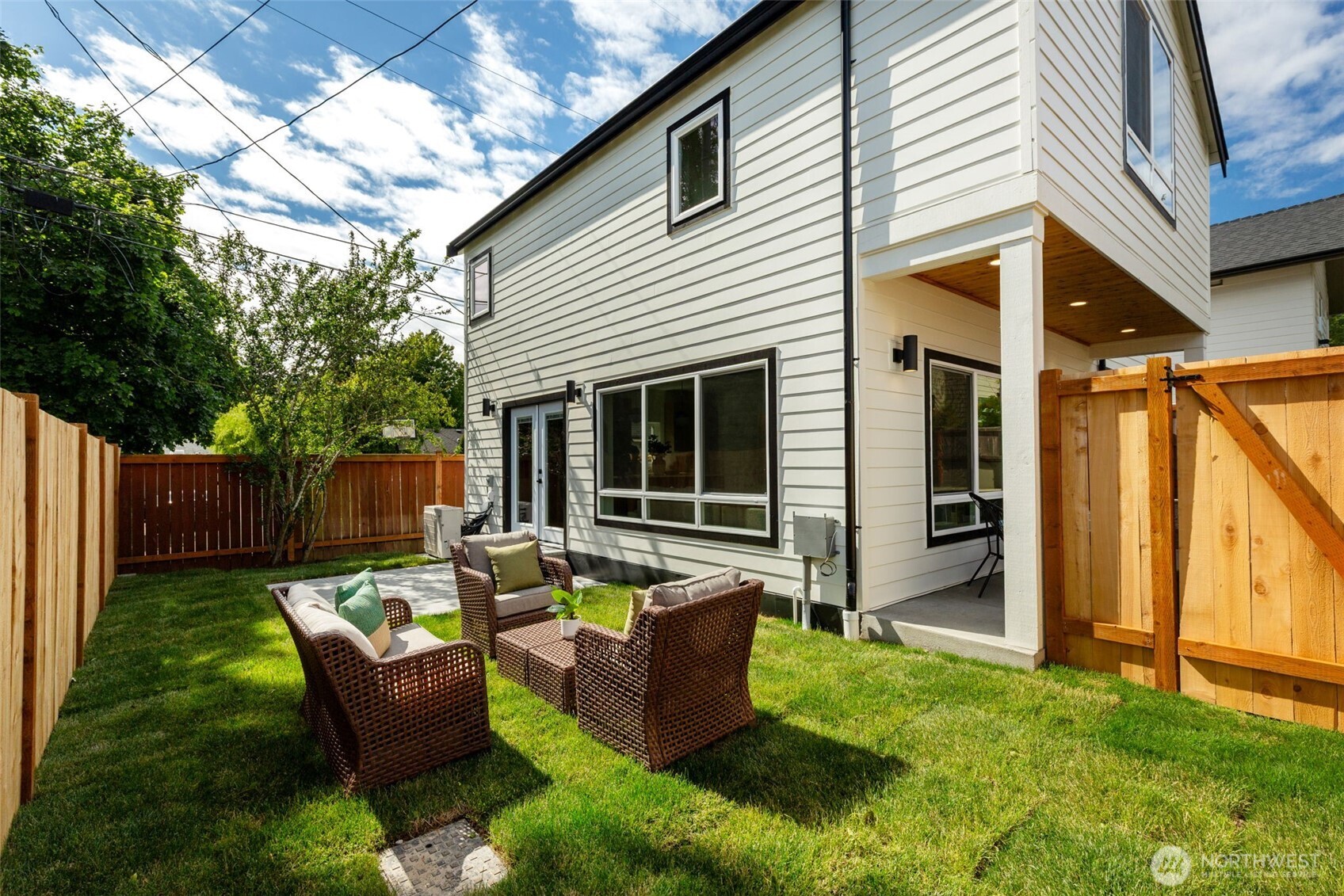10053 8th Avenue Property Photo 9
