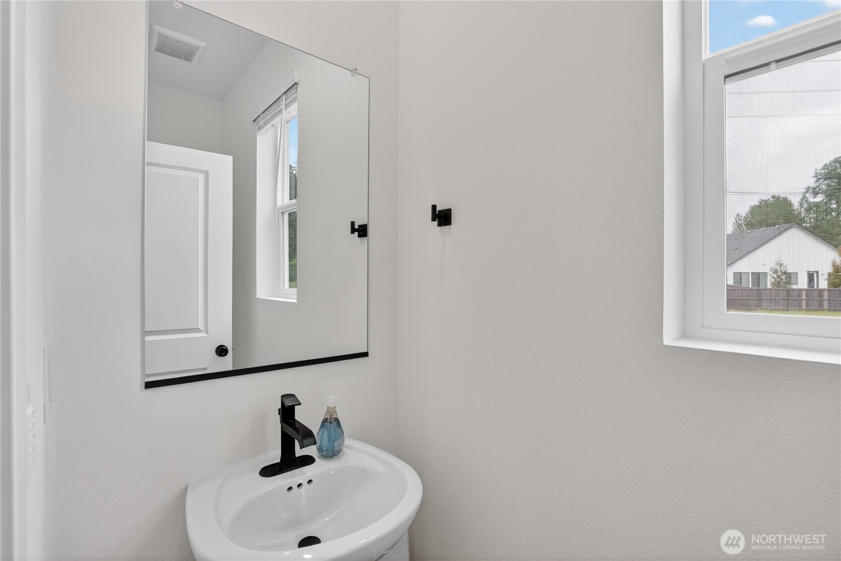 2321 Ash Street Property Photo 14