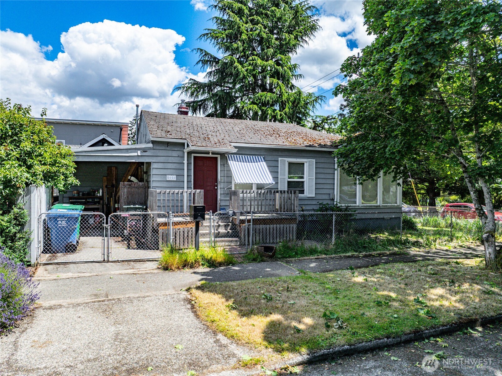 5050 50th Avenue Property Photo 2
