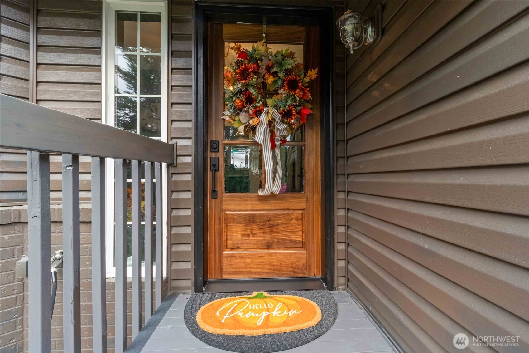 209 W Beacon Hill Drive Property Photo 4