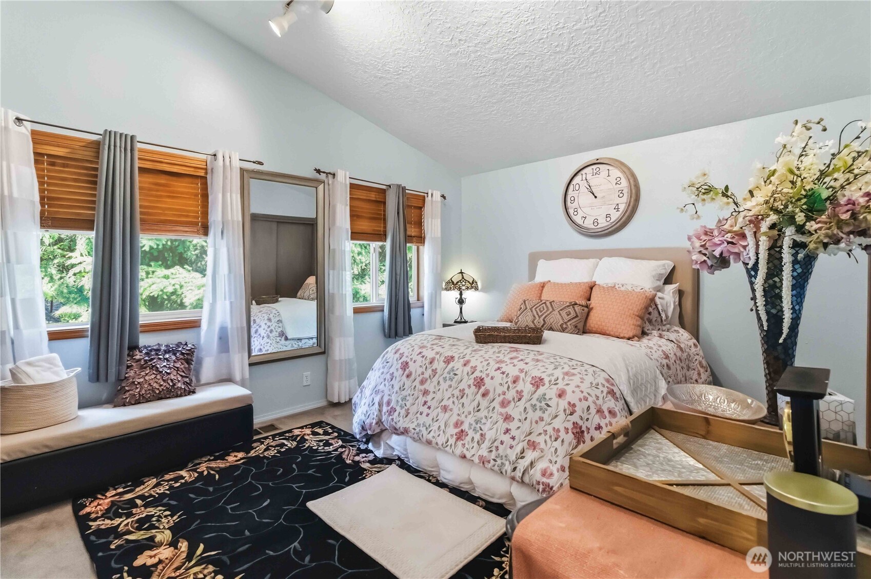 209 W Beacon Hill Drive Property Photo 12