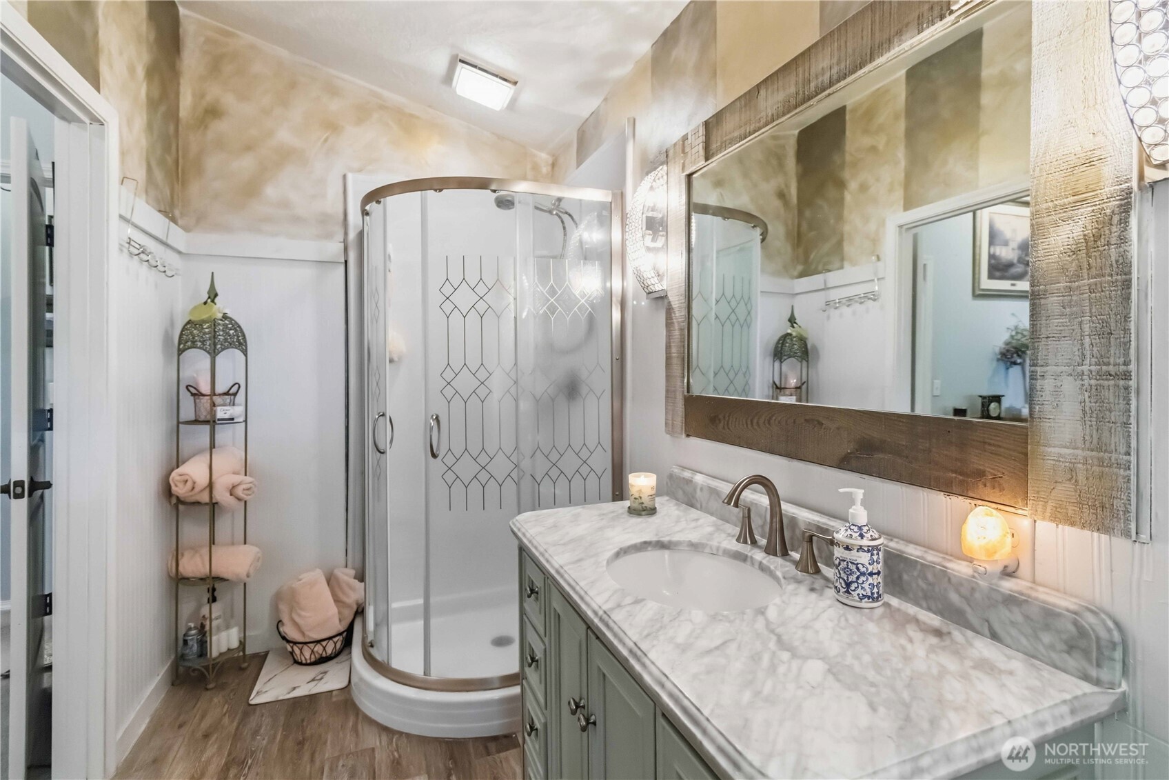 209 W Beacon Hill Drive Property Photo 15