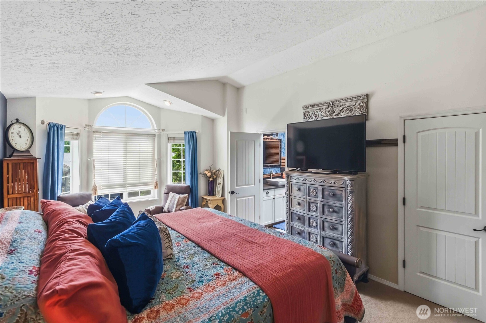 209 W Beacon Hill Drive Property Photo 17