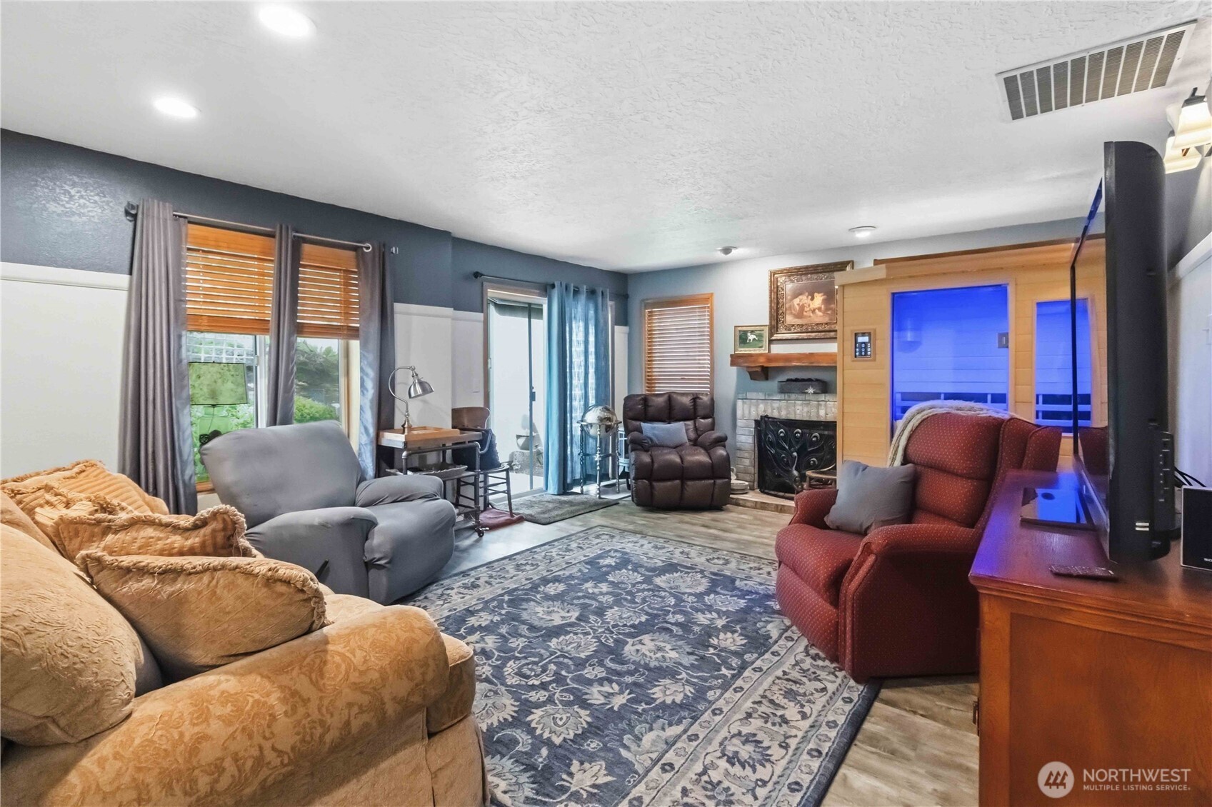 209 W Beacon Hill Drive Property Photo 24