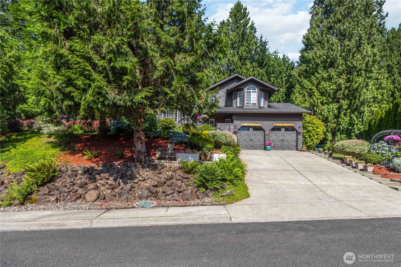 209 W Beacon Hill Drive Property Photo 34