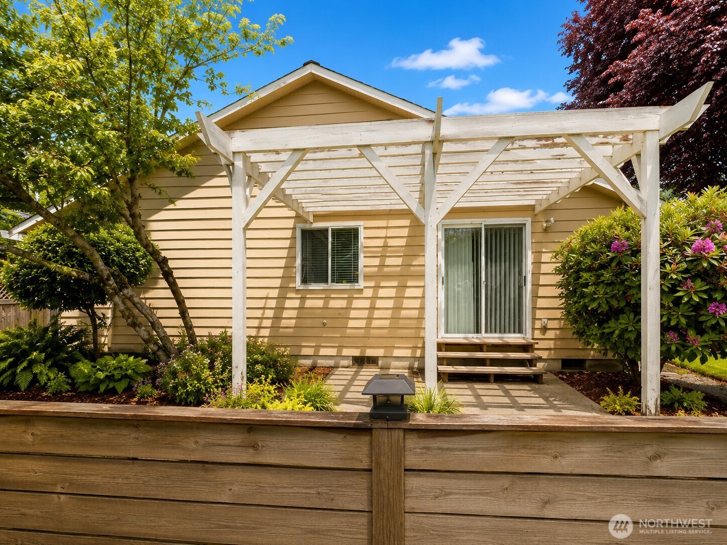 219 7th Street Property Photo 3