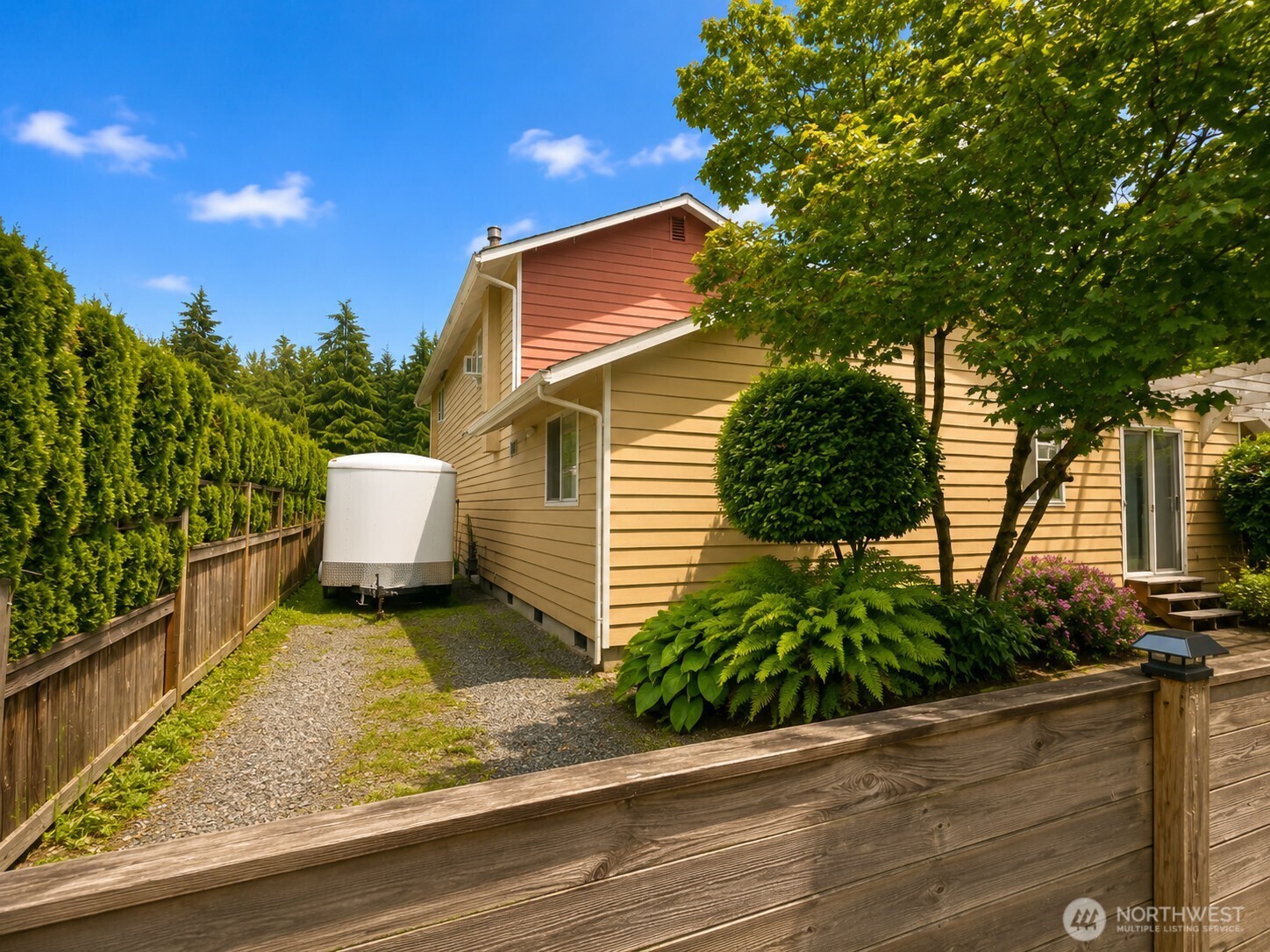 219 7th Street Property Photo 4