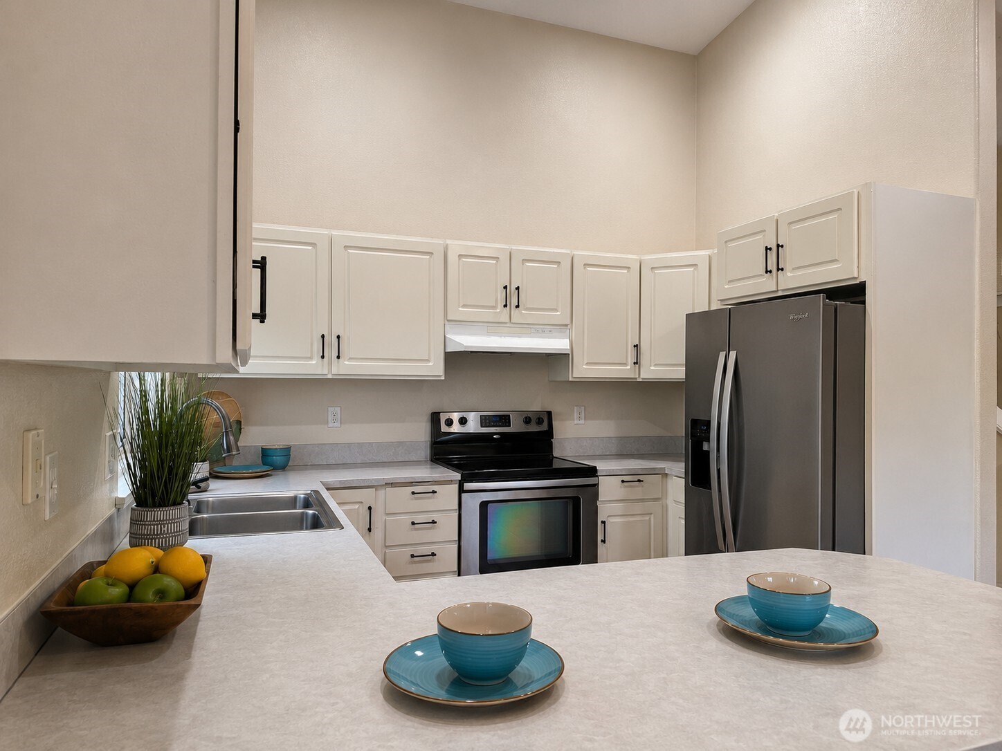 219 7th Street Property Photo 9