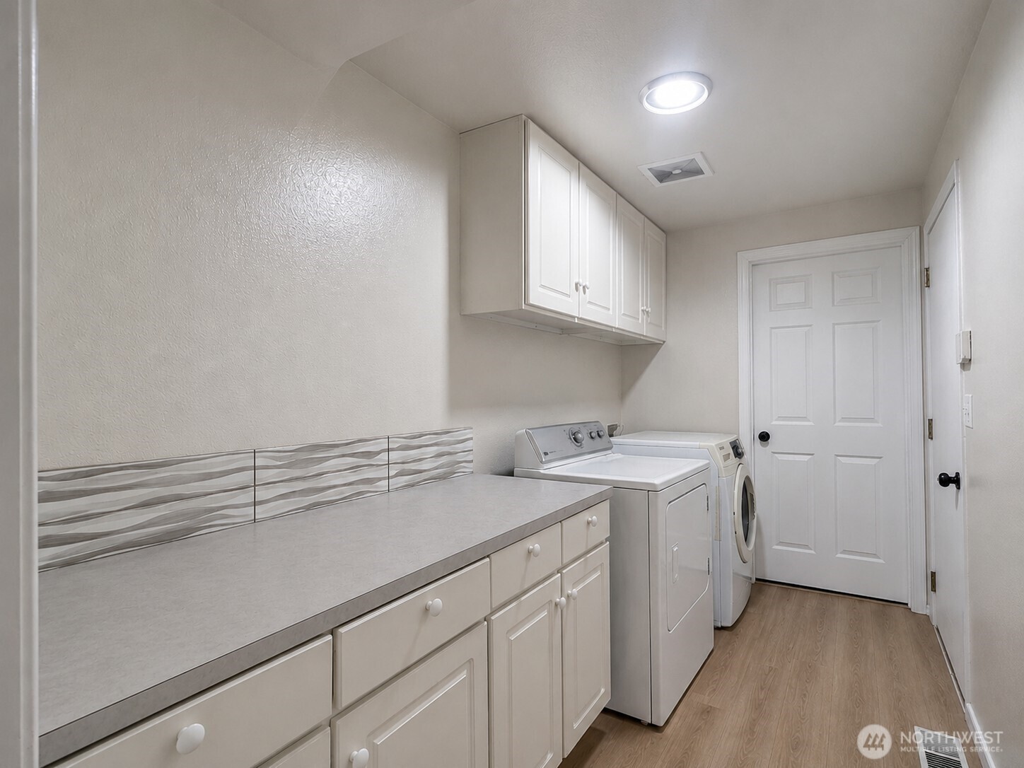 219 7th Street Property Photo 10