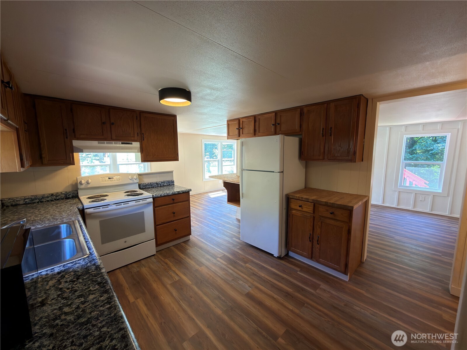 274 Deer Park Road Property Photo 2