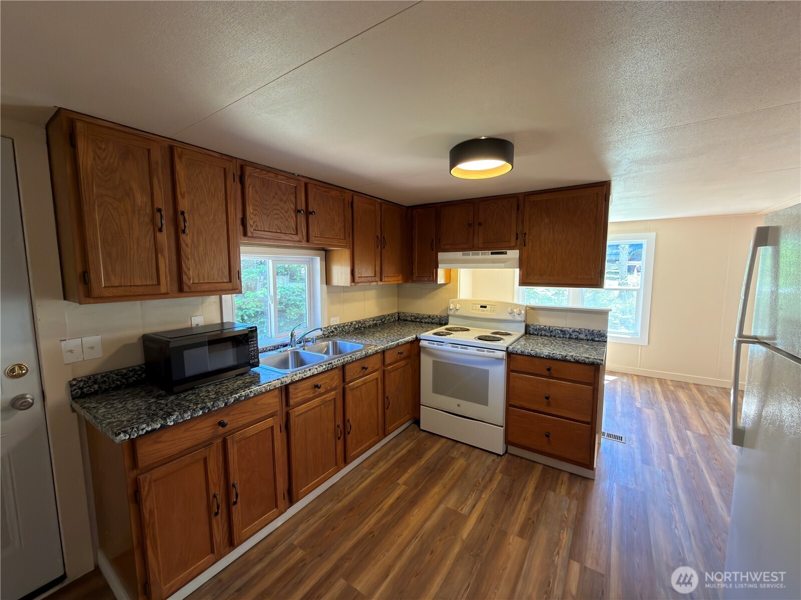274 Deer Park Road Property Photo 4