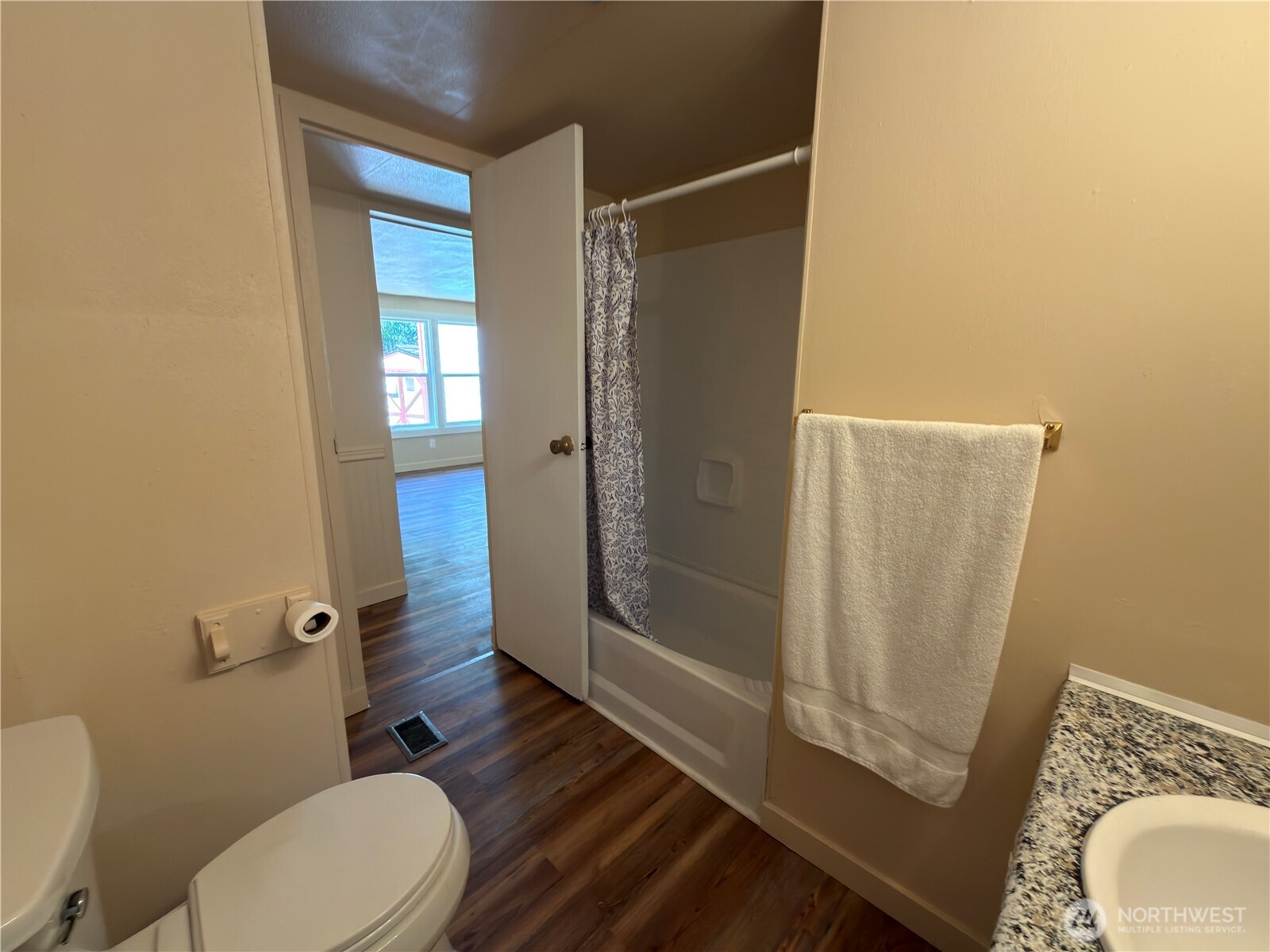274 Deer Park Road Property Photo 13