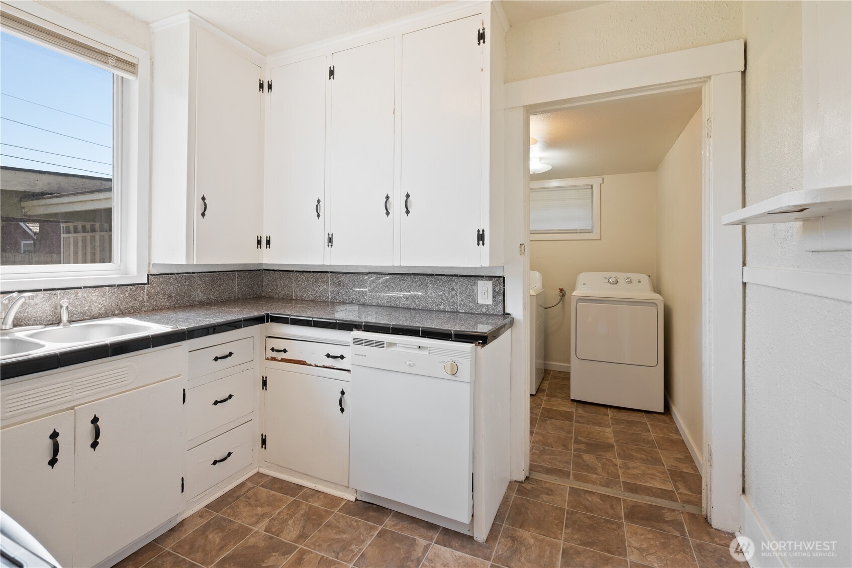 608 16th Avenue Property Photo 18