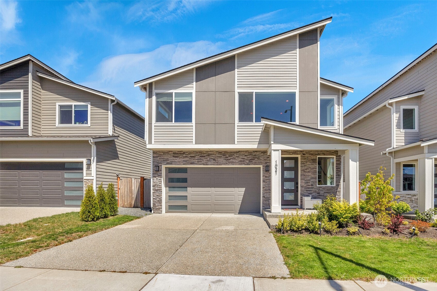 1021 169th Place Property Photo 1