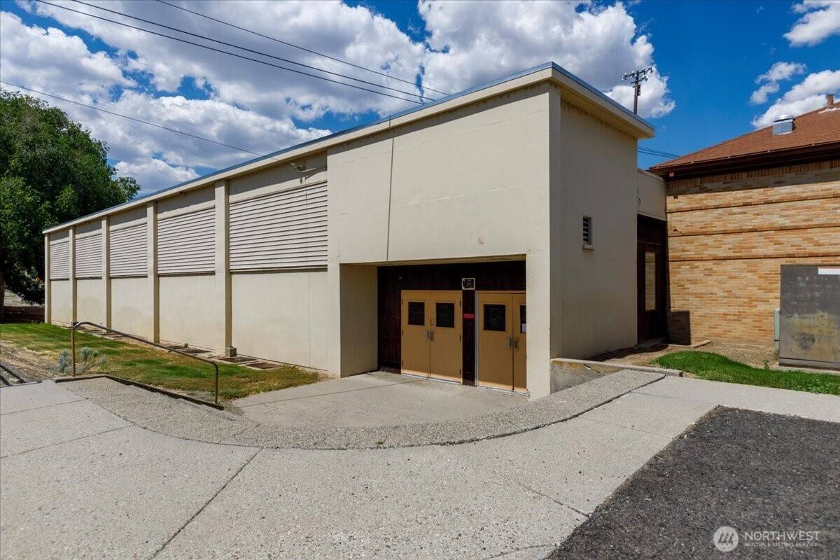 412 Federal Avenue Property Photo 4