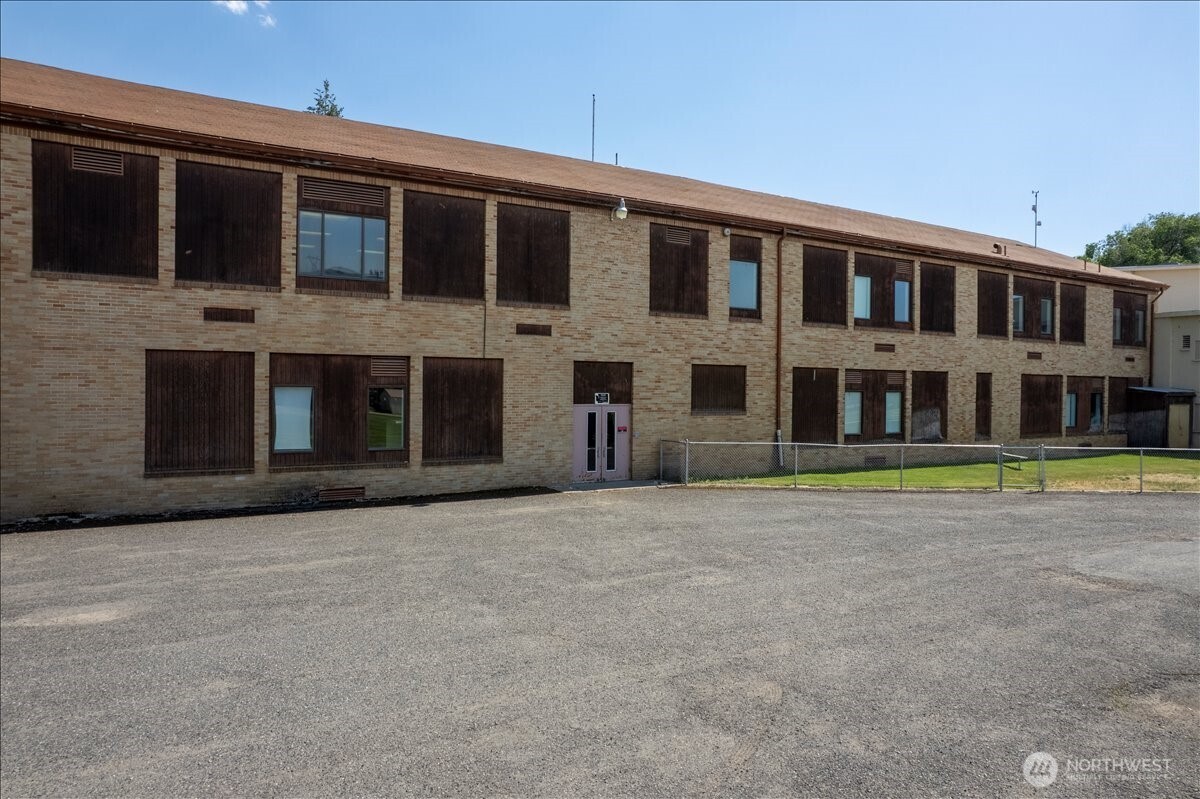 412 Federal Avenue Property Photo 38