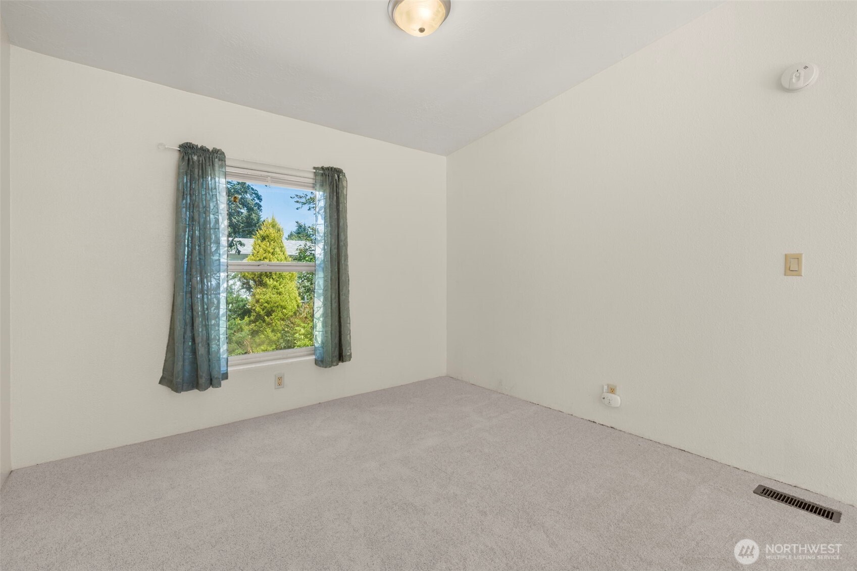 22312 92nd Avenue Ct Property Photo 6