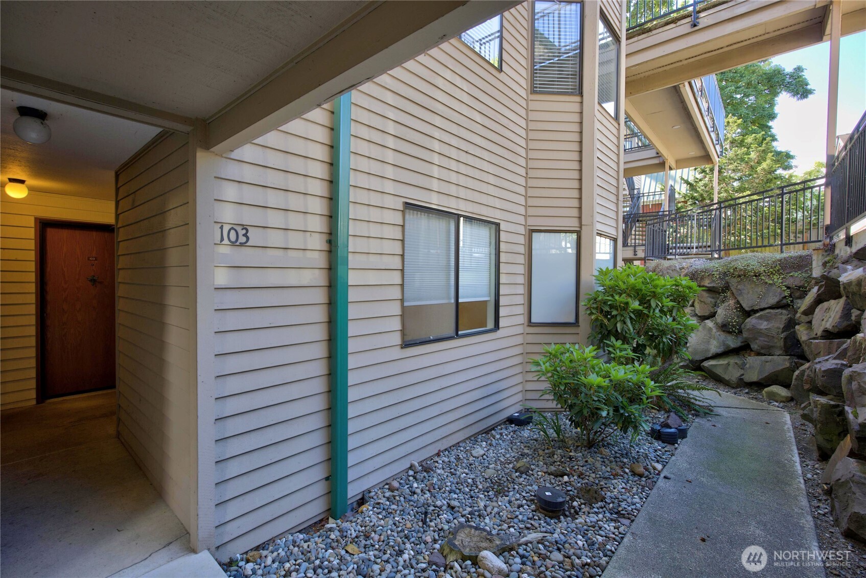 101 Pine Avenue 103 Property Photo 23