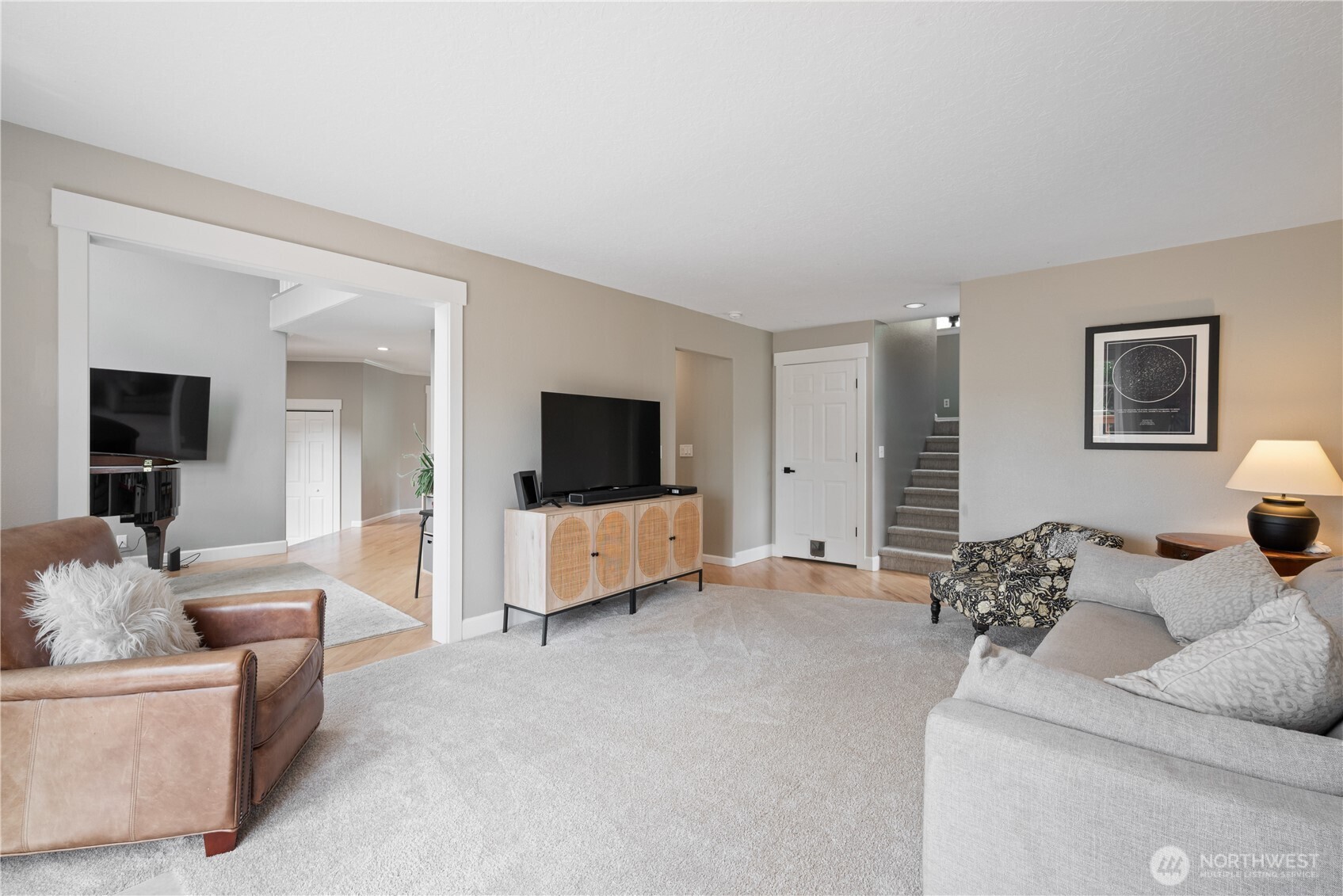 2420 Ivy Lane Property Photo 10