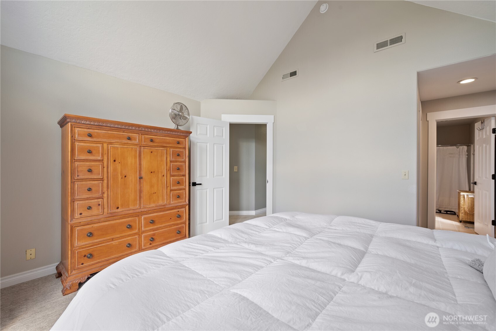 2420 Ivy Lane Property Photo 14