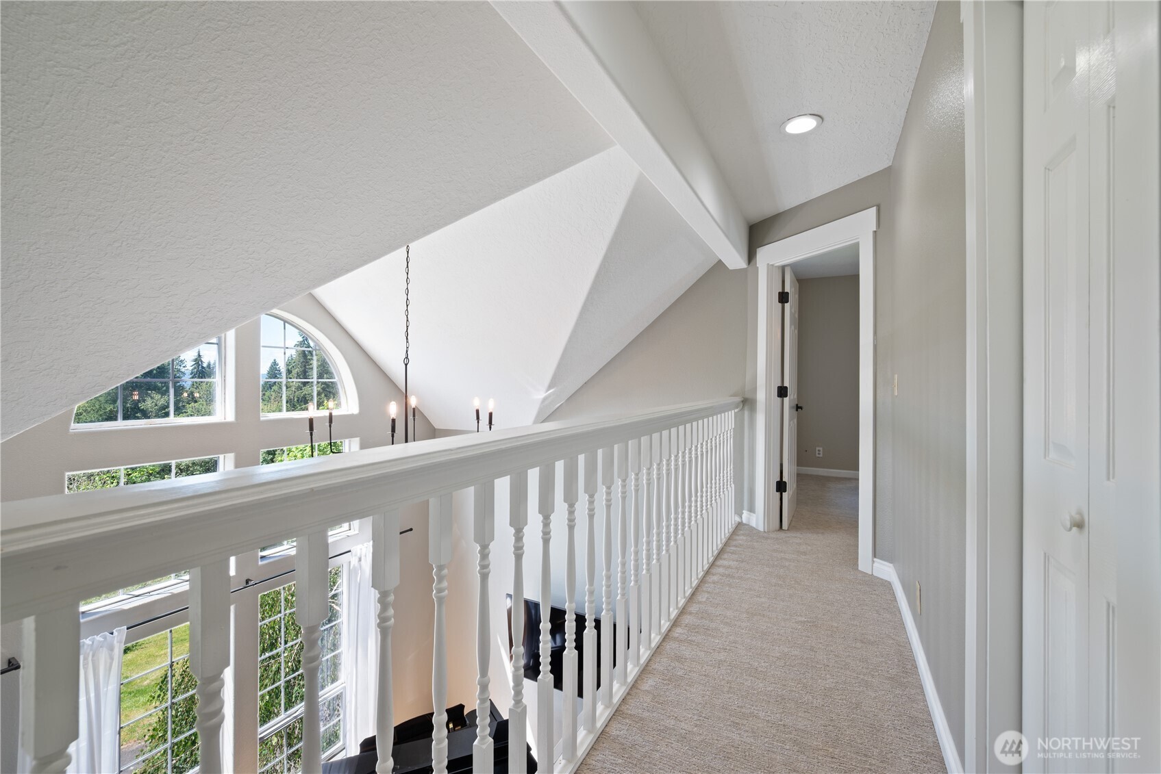 2420 Ivy Lane Property Photo 16