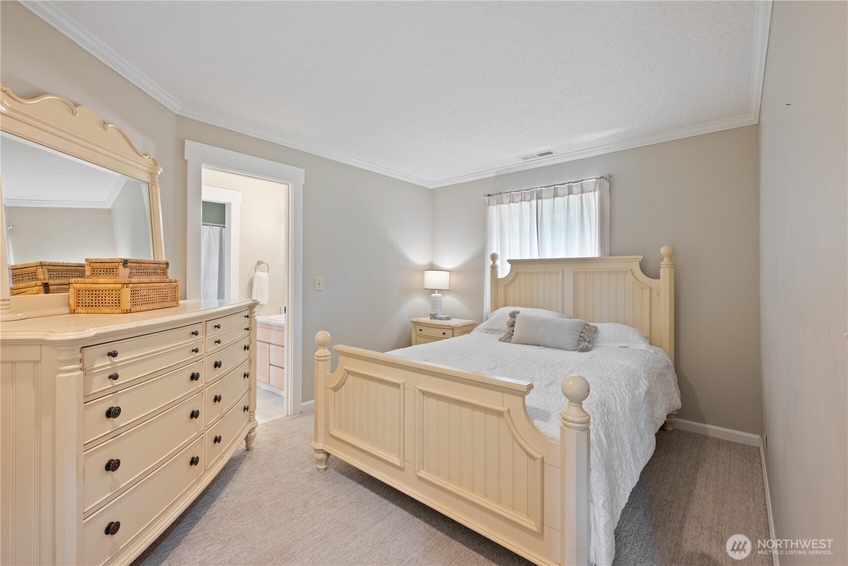 2420 Ivy Lane Property Photo 17