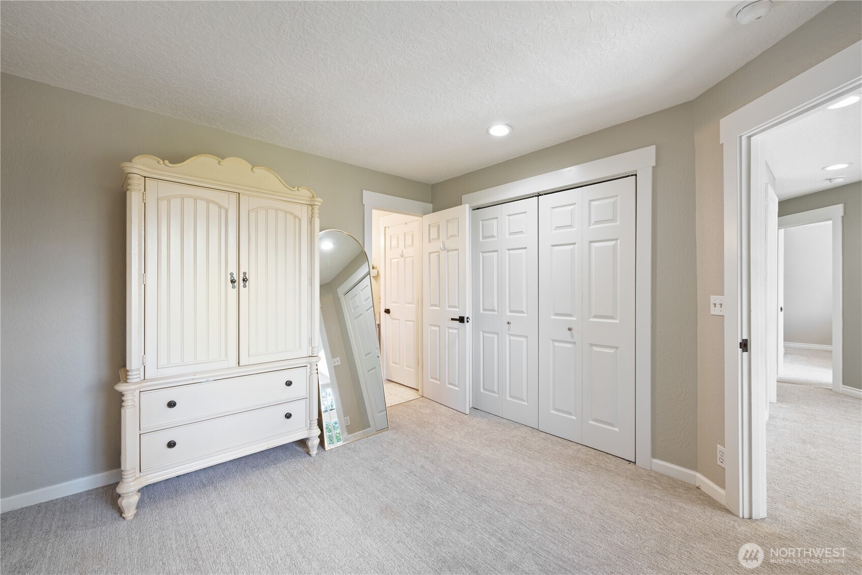 2420 Ivy Lane Property Photo 20