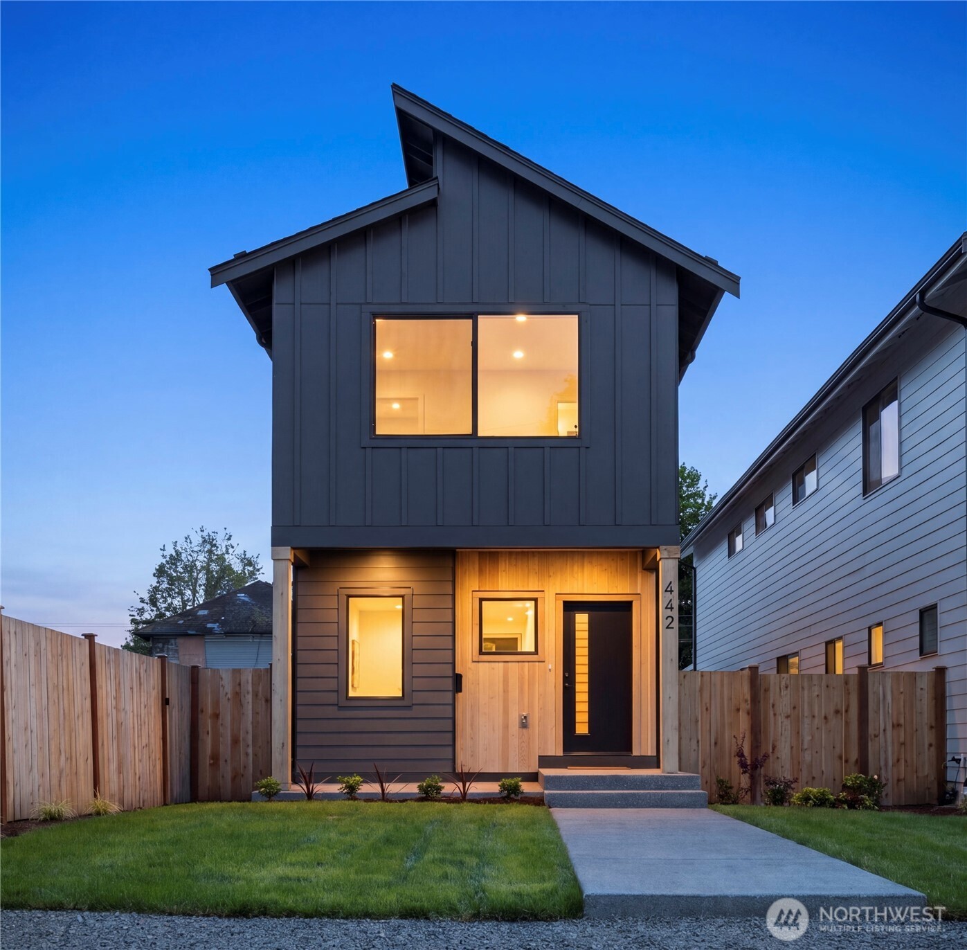 442 E 63rd Street Property Photo 1