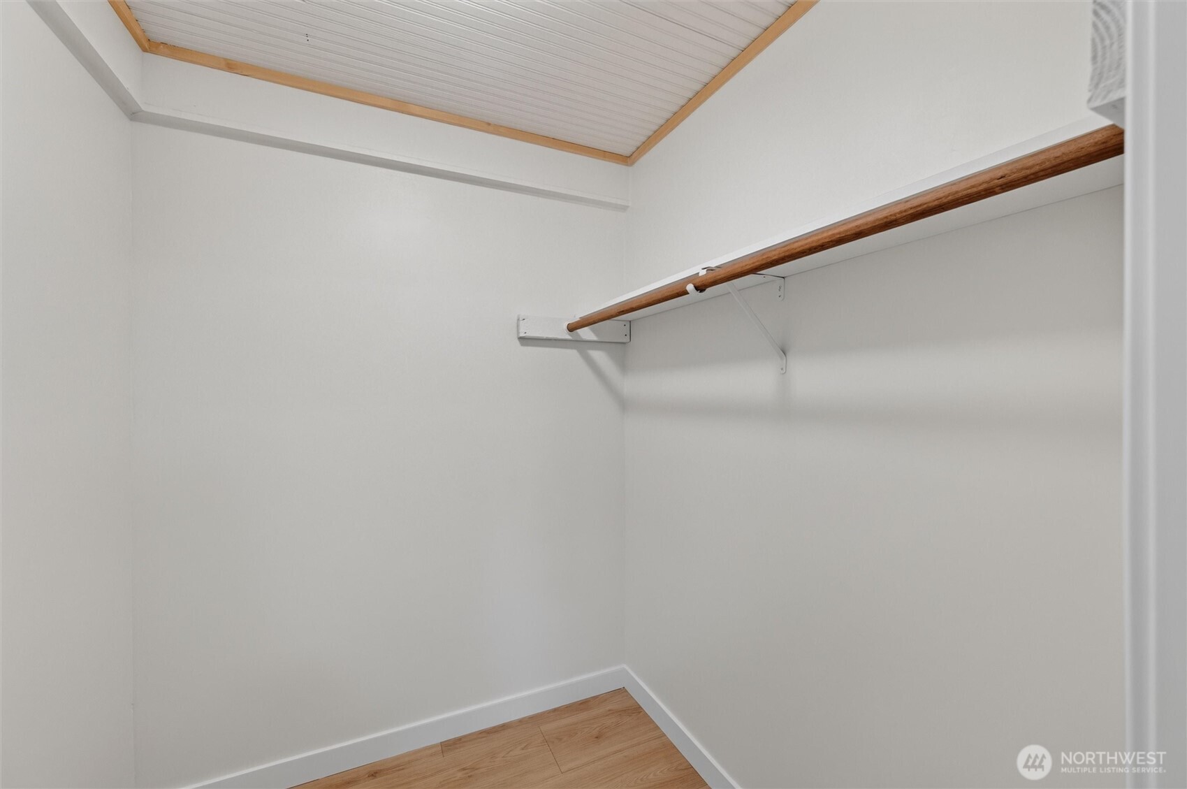 303 Lincoln Street Property Photo 28