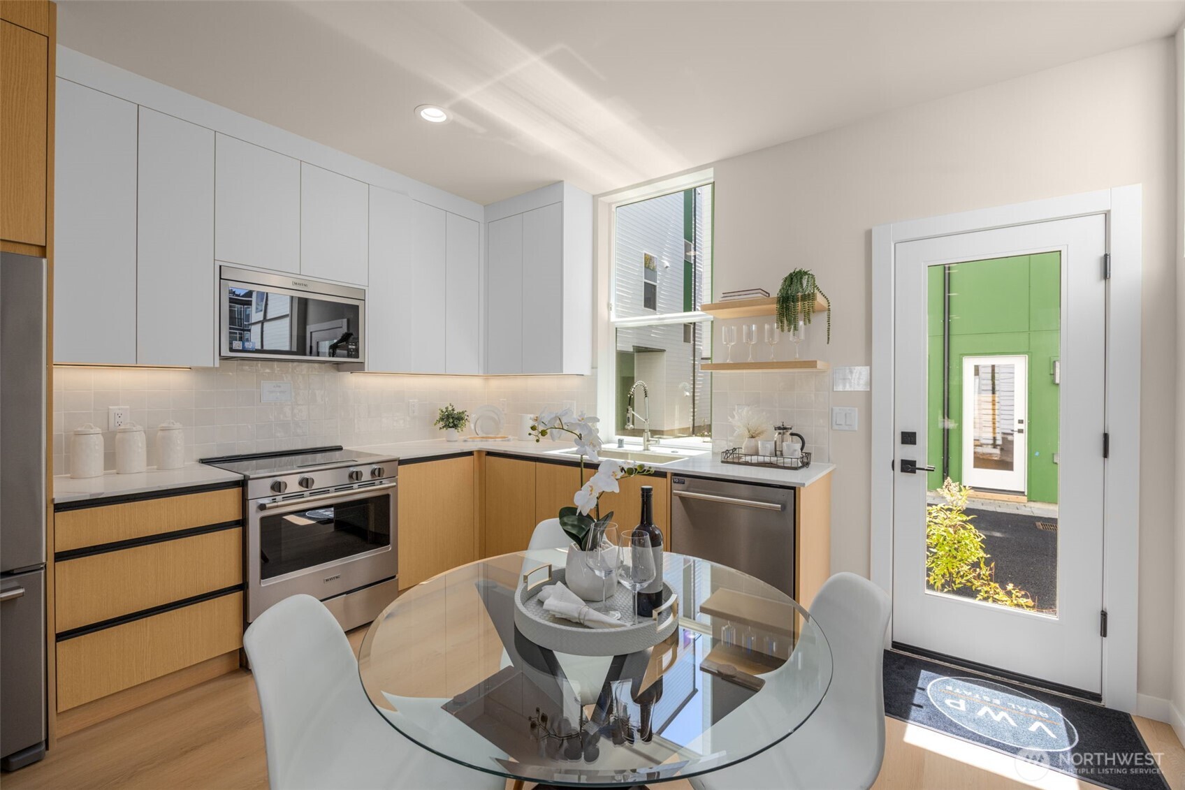 2805 S Charles Street Property Photo 6