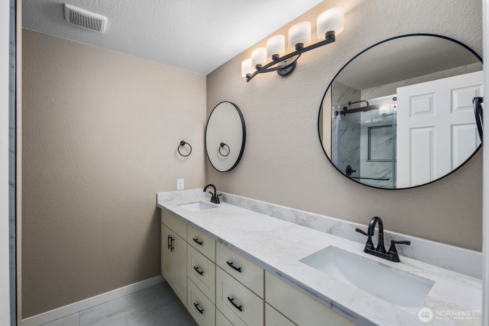 904 187th Place Property Photo 23