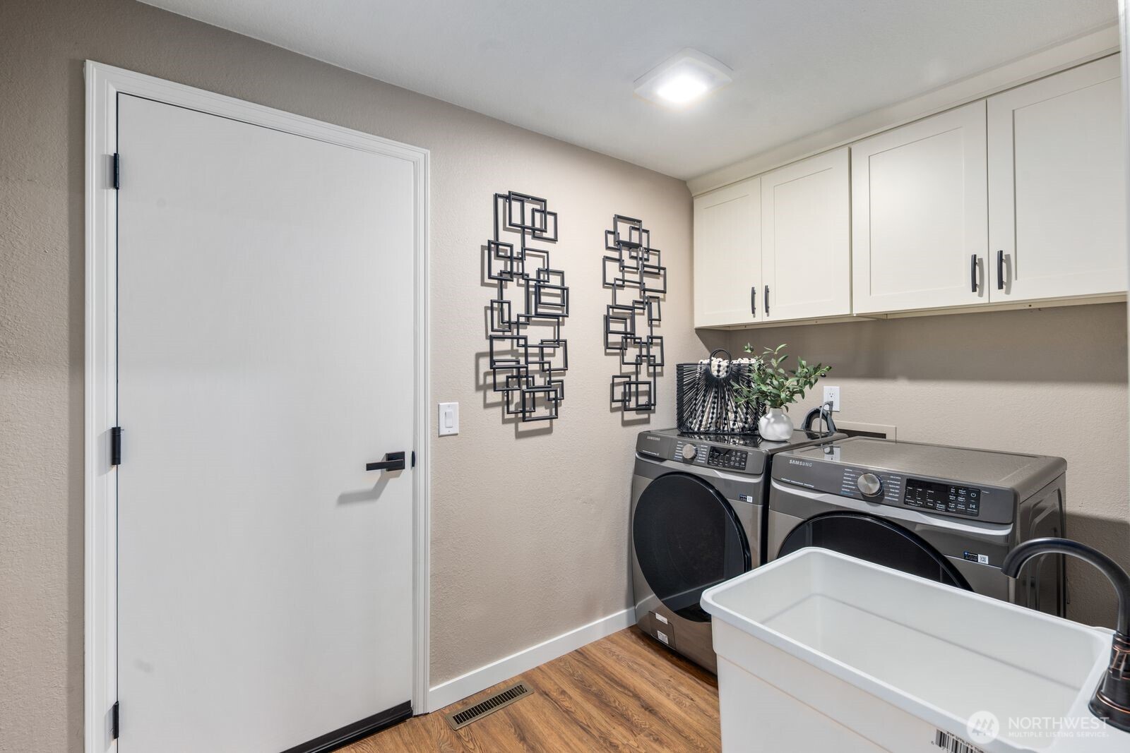 904 187th Place Property Photo 26