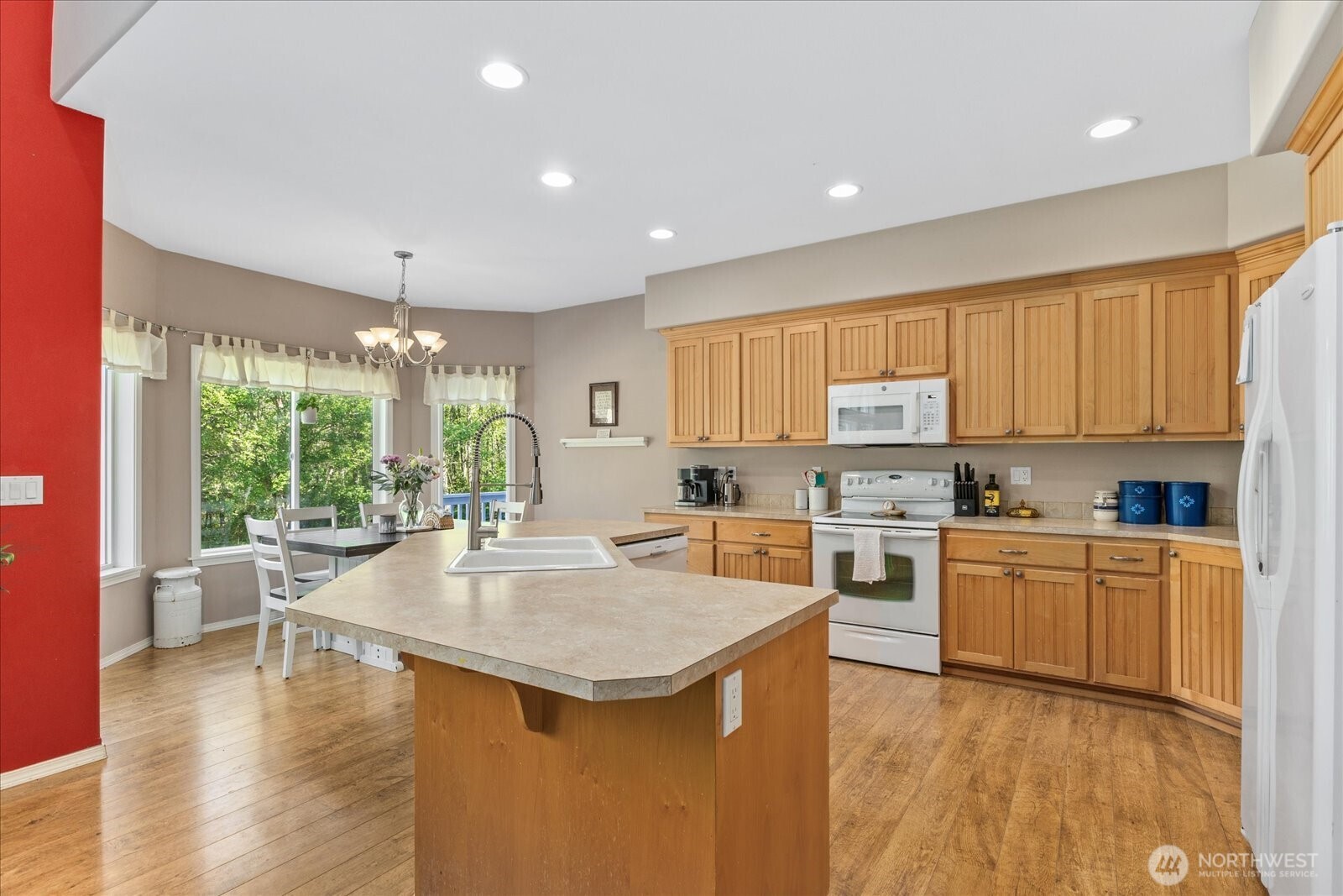 434 Islandcrest Drive Property Photo 11