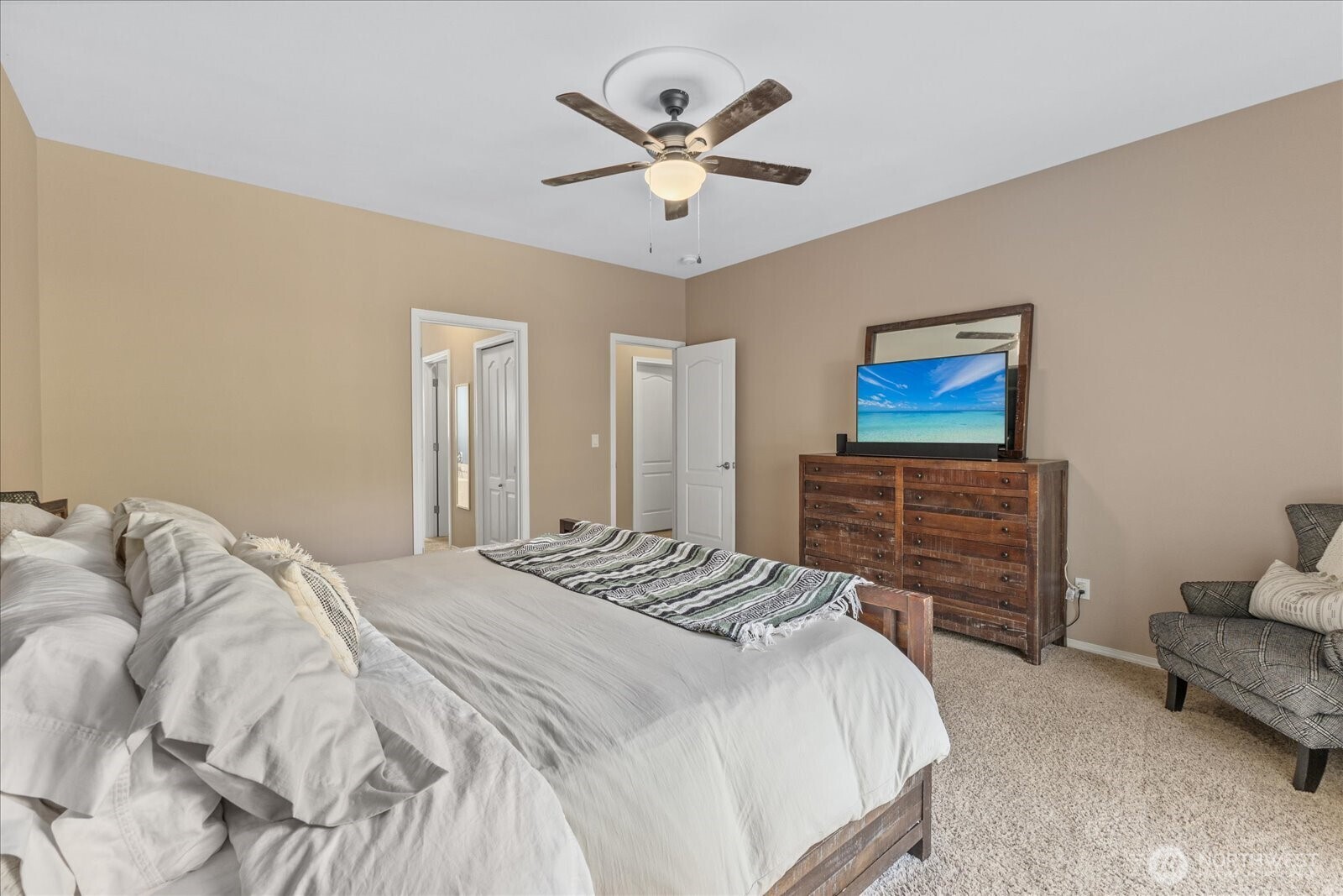 434 Islandcrest Drive Property Photo 18