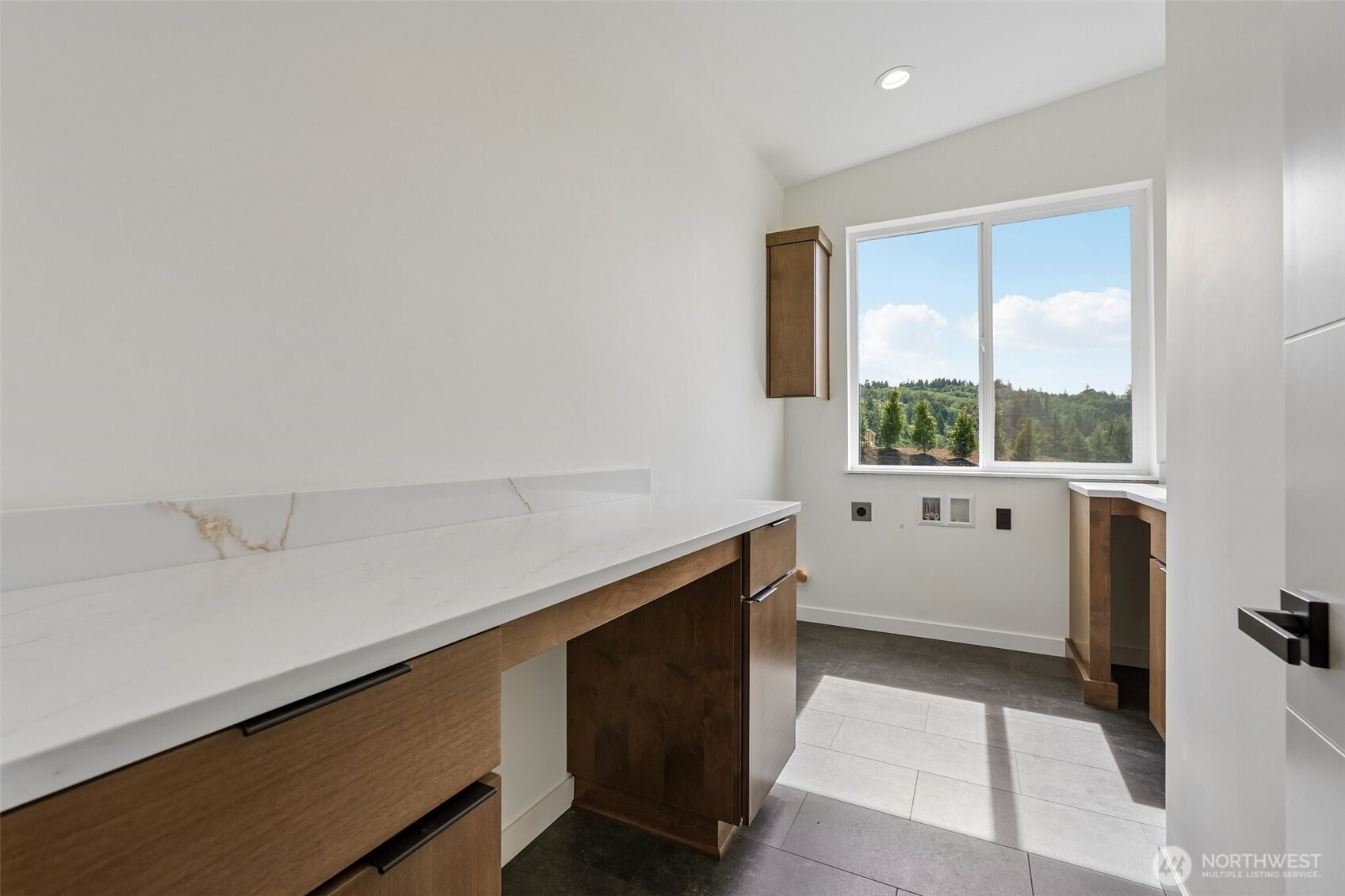 340 Anderson Drive Property Photo 16