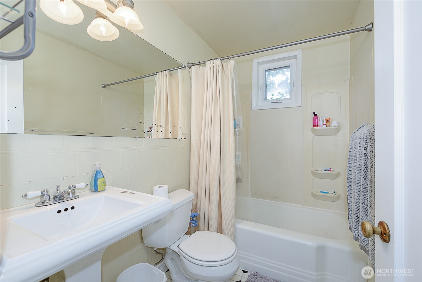910 E Prospect Street Property Photo 16