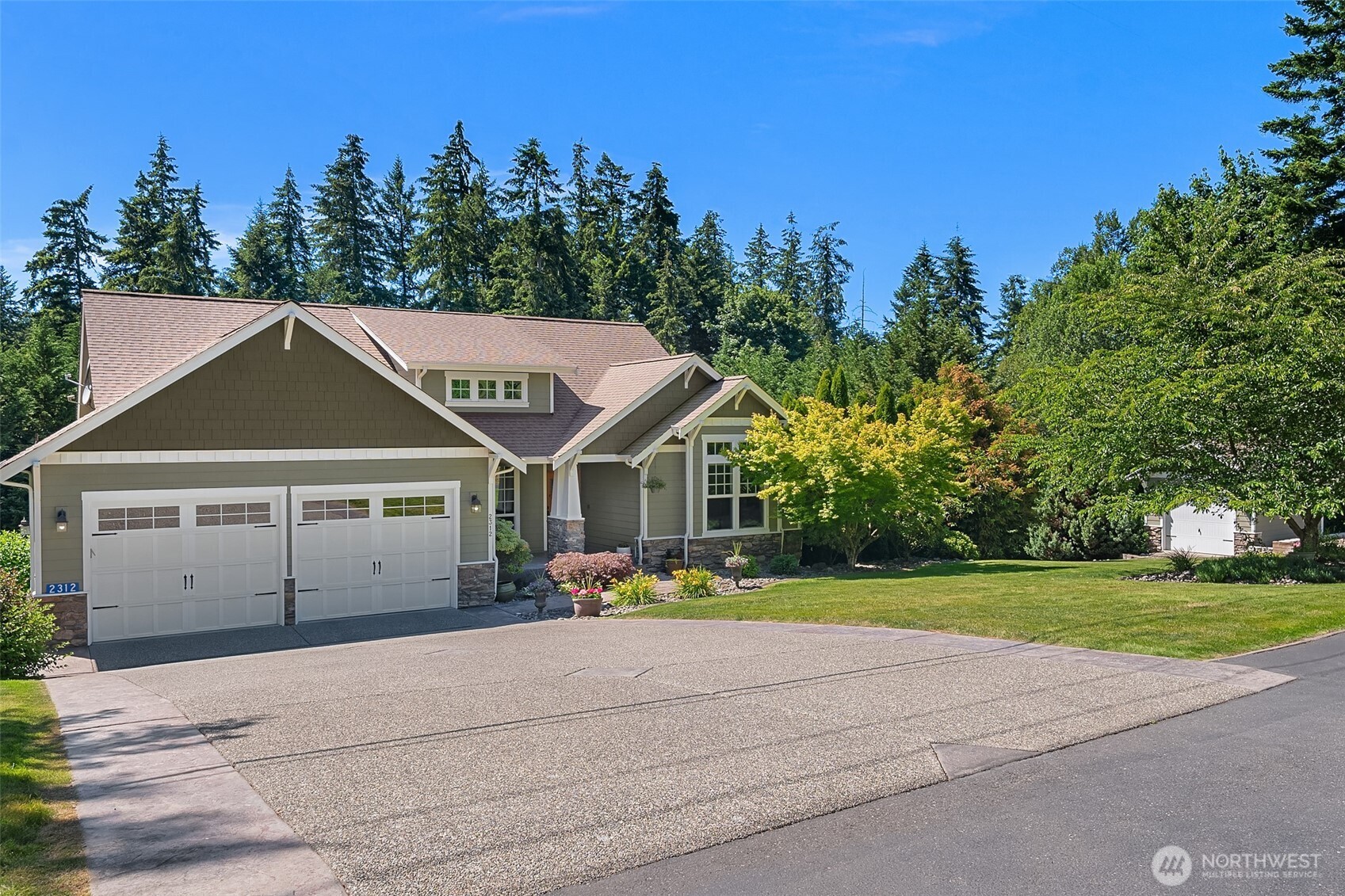 2312 Ne Solar View Court Property Photo 1