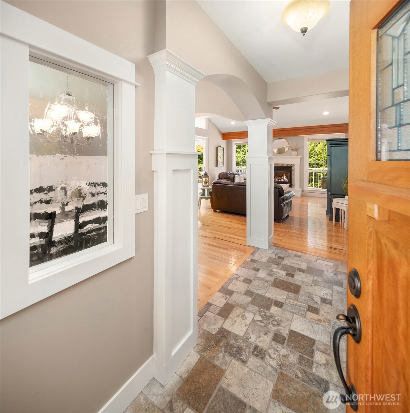 2312 Ne Solar View Court Property Photo 6