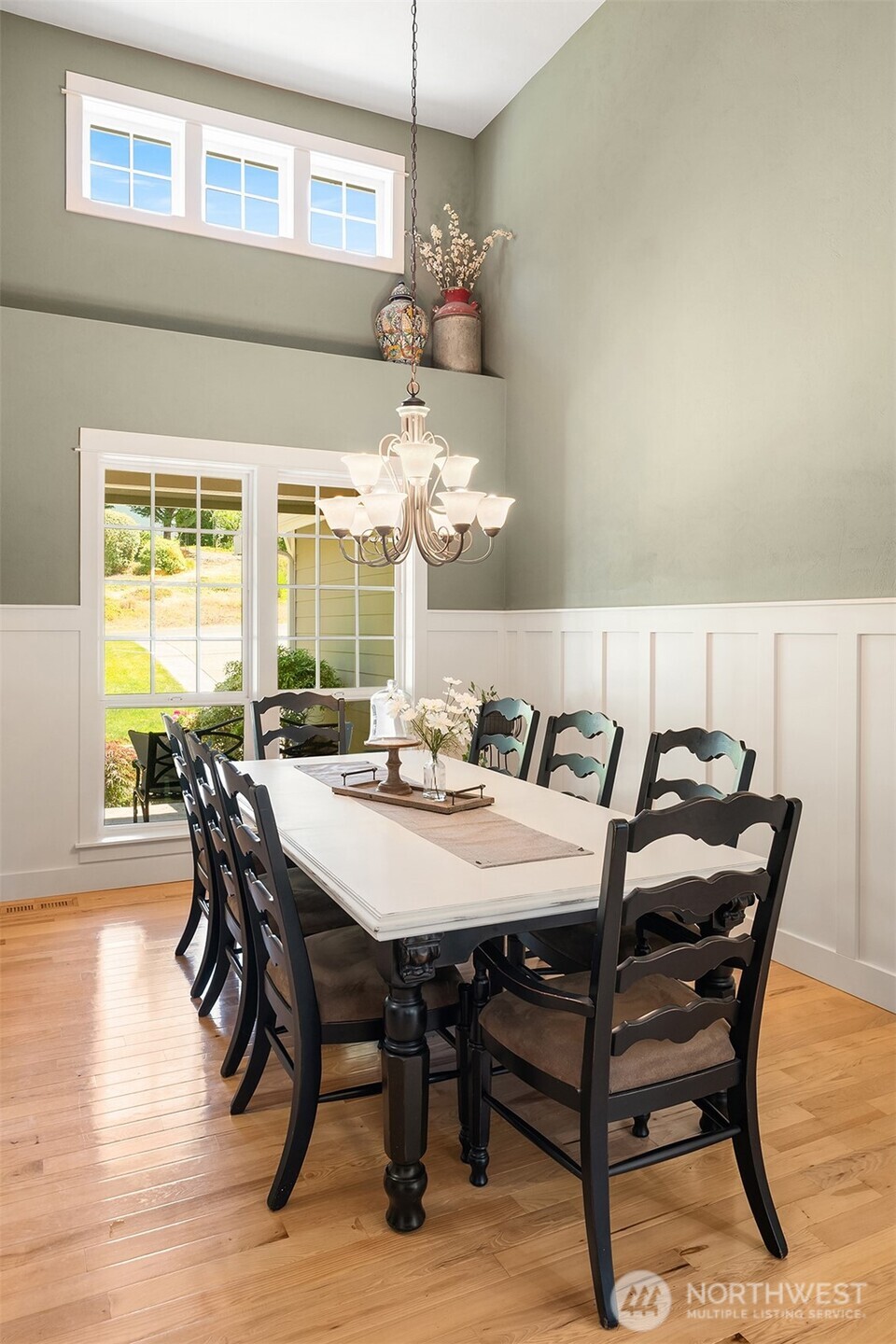 2312 Ne Solar View Court Property Photo 8