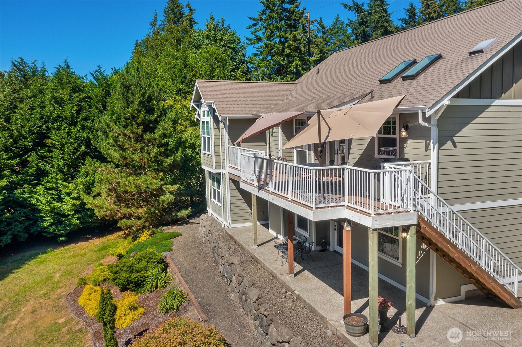 2312 Ne Solar View Court Property Photo 15