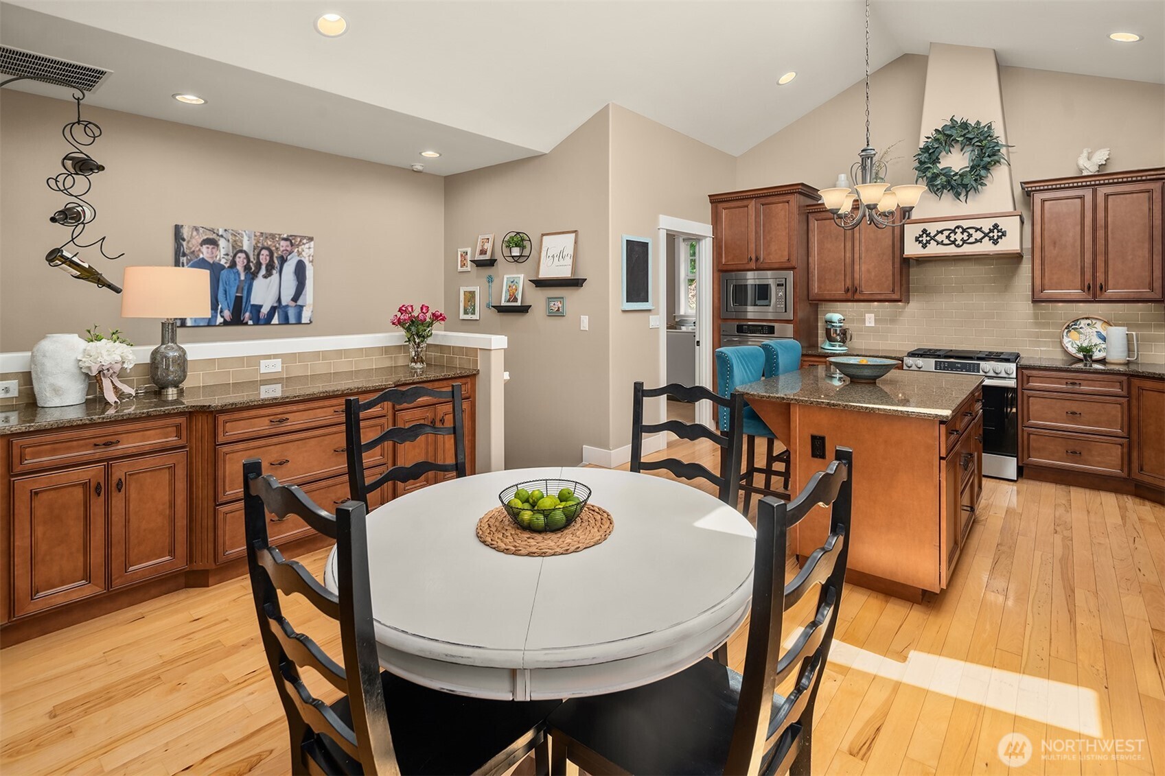 2312 Ne Solar View Court Property Photo 21
