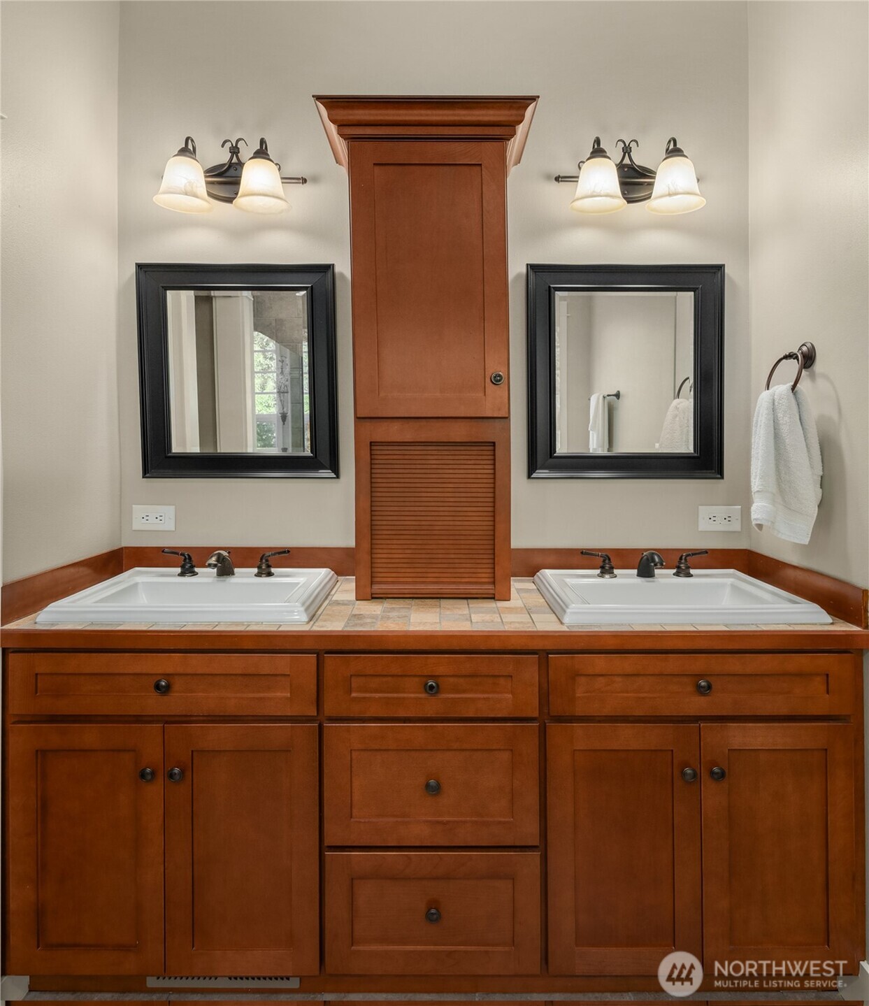 2312 Ne Solar View Court Property Photo 24