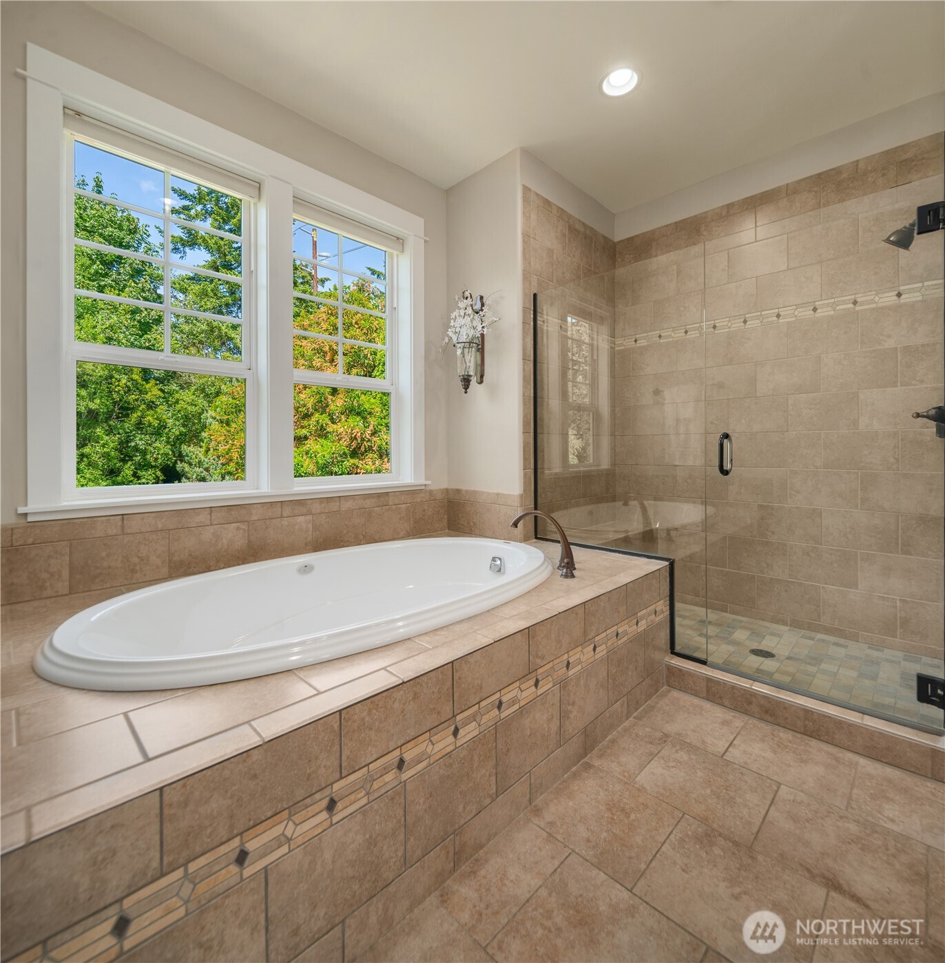 2312 Ne Solar View Court Property Photo 24