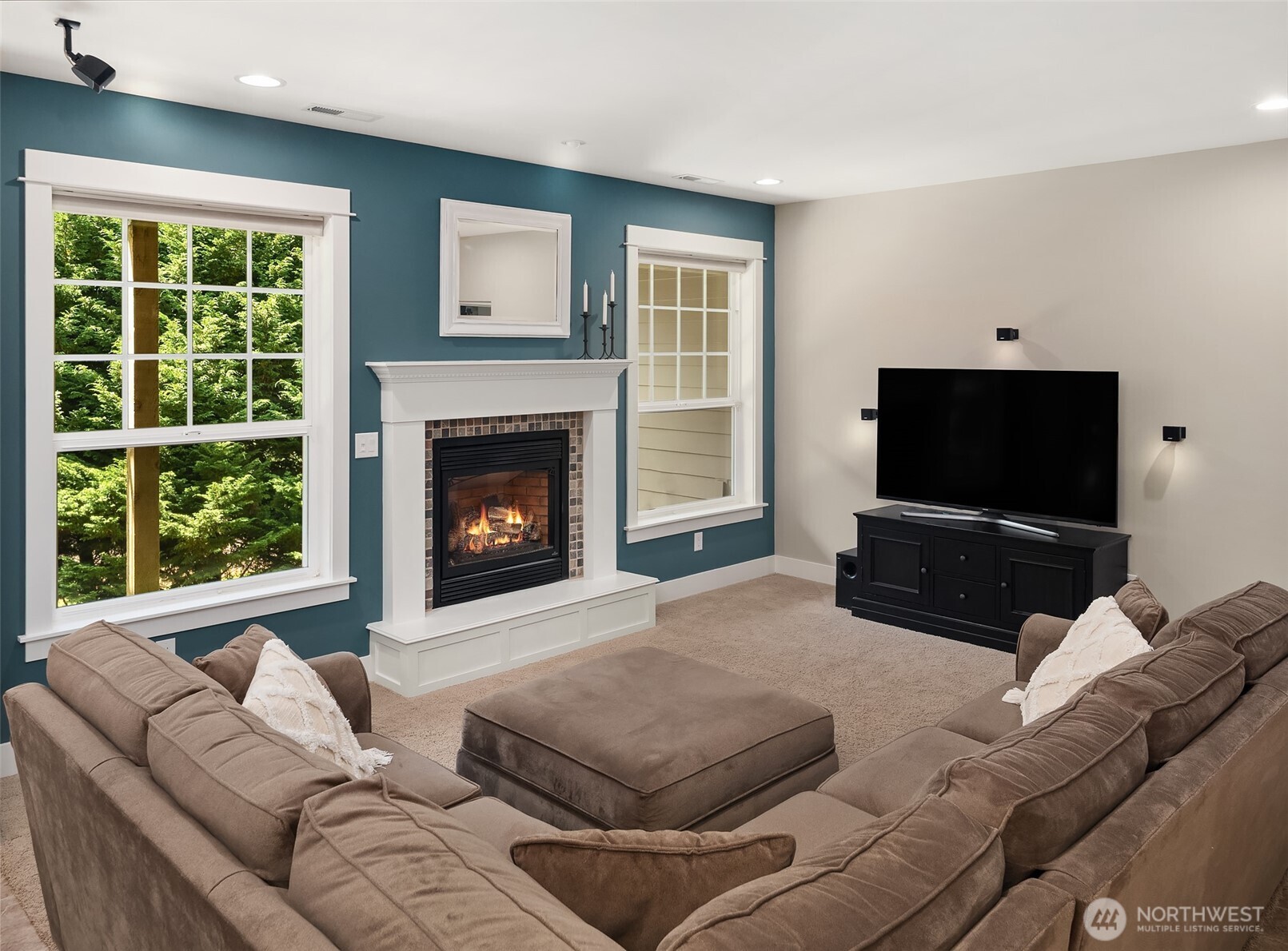 2312 Ne Solar View Court Property Photo 27