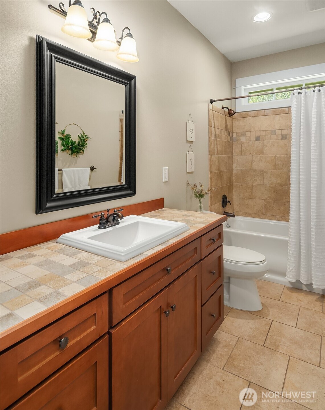2312 Ne Solar View Court Property Photo 27