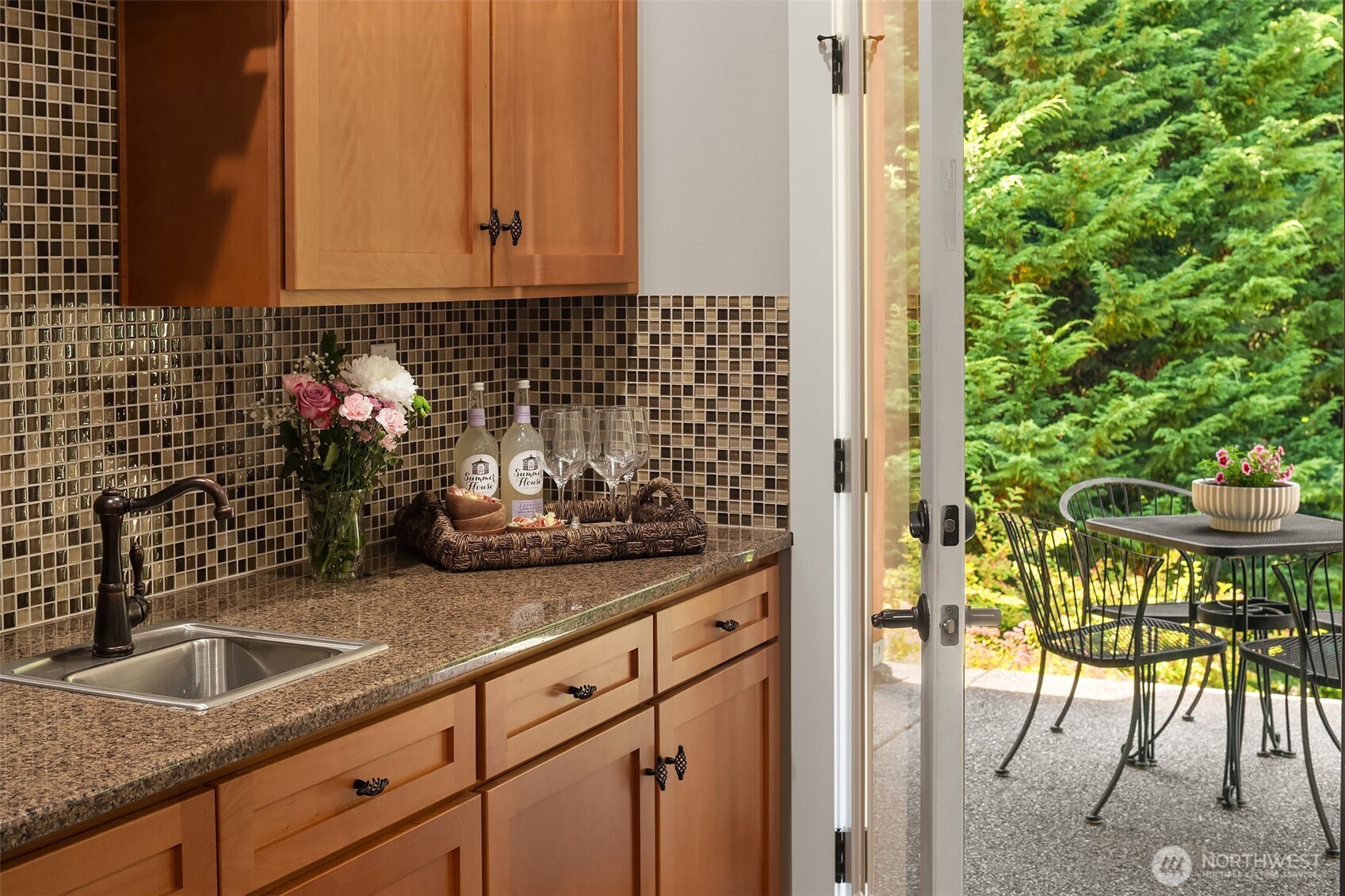 2312 Ne Solar View Court Property Photo 29
