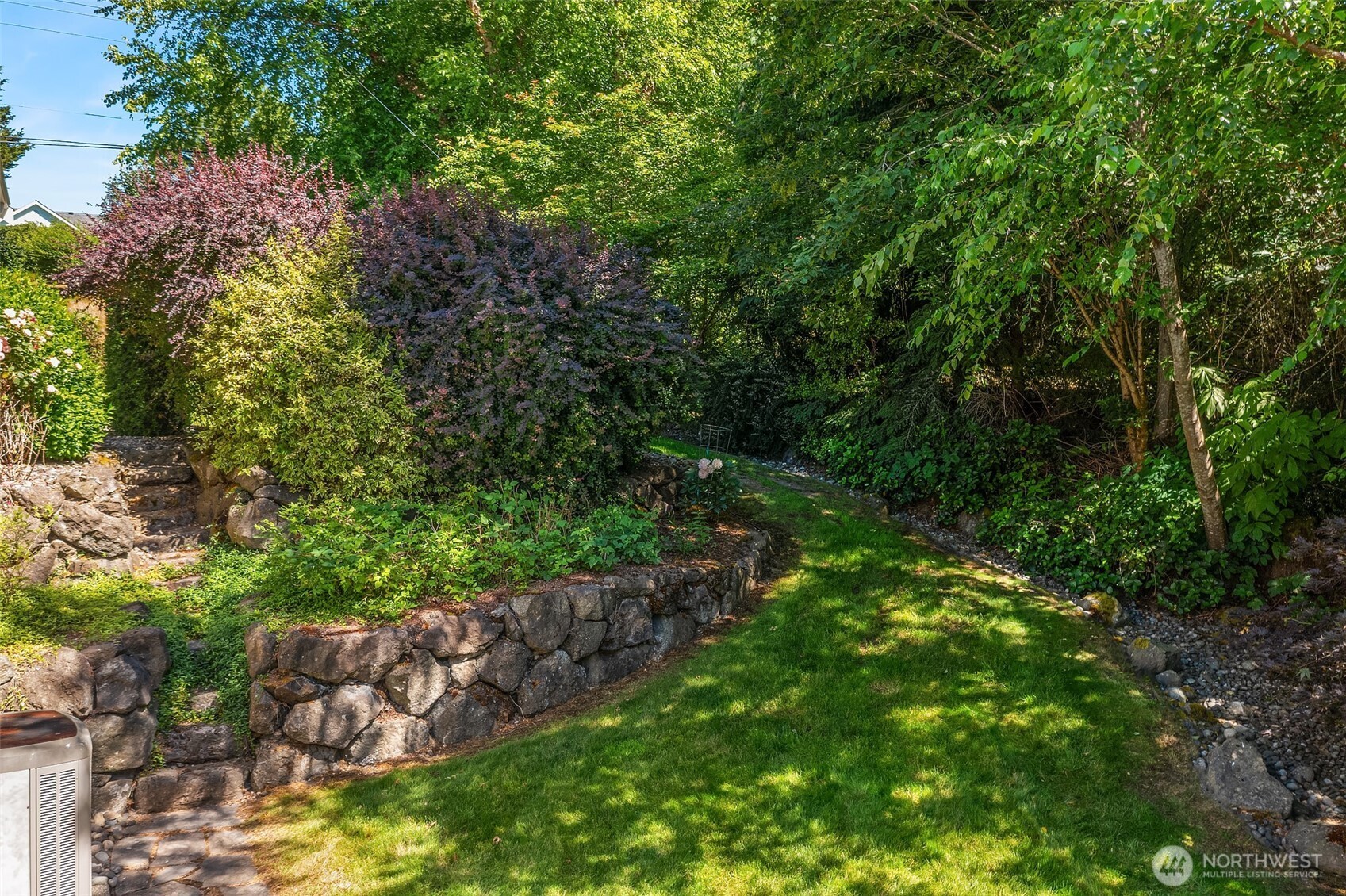 2312 Ne Solar View Court Property Photo 32