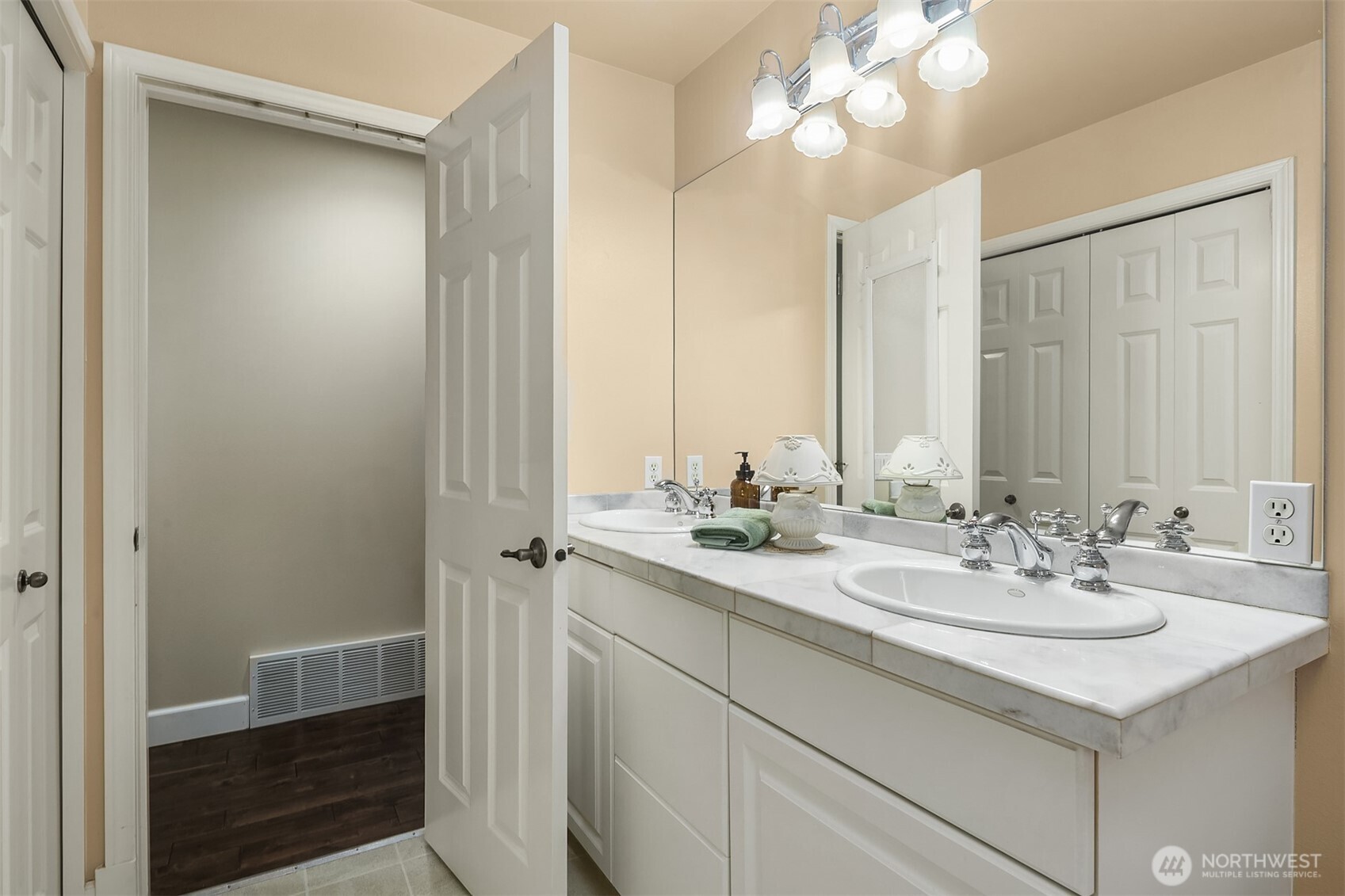 13017 44th Street Property Photo 35